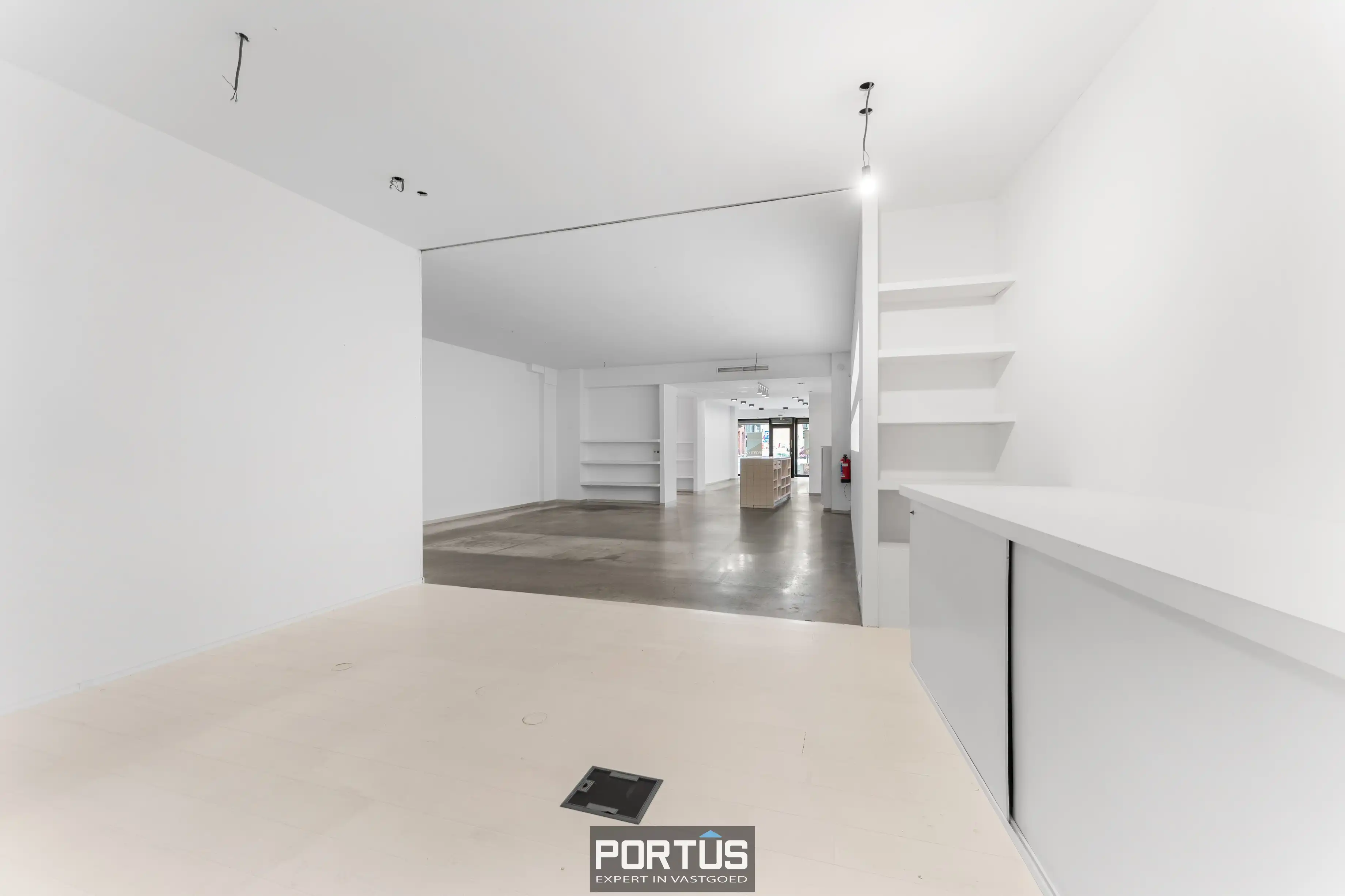 Commercieel gelegen handelspand te koop te Roeselare  foto 19