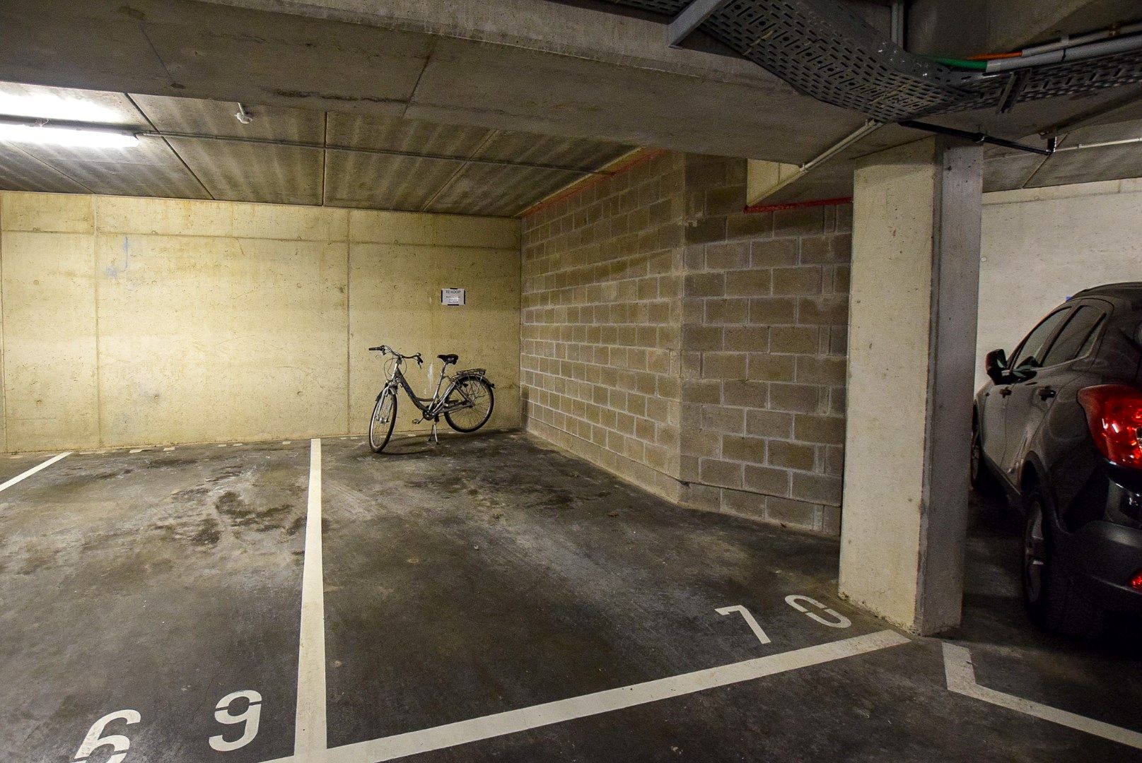 Ondergrondse privé-parkeerplaats te huur in het centrum van Nieuwpoort-Stad. foto 3