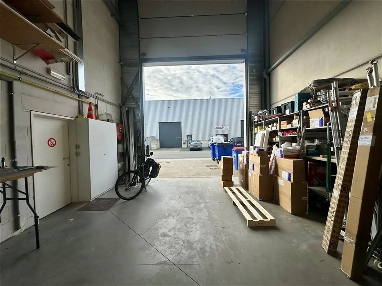 Magazijn met kantoren te koop in Gent nabij R4 foto 7