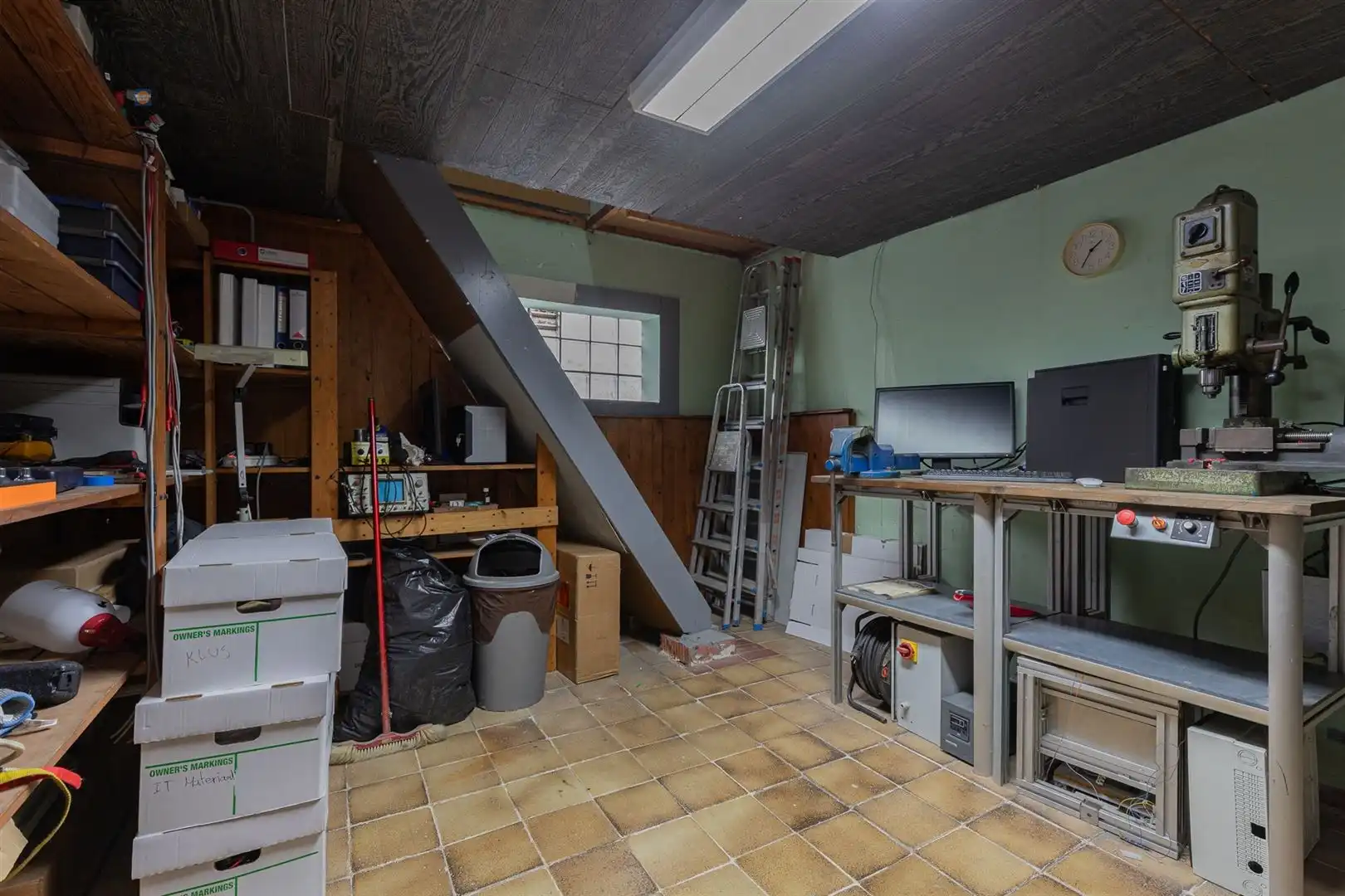 Ruime bel-etage met 3 slaapkamers, grote garage en gezellige tuin foto 17