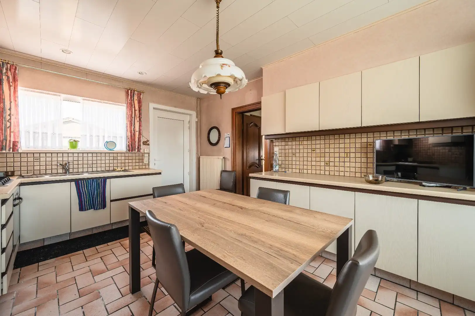 Alleenstaande woning van 291 m² met een loods van 473 m² en een schuur van 189 m² foto 18