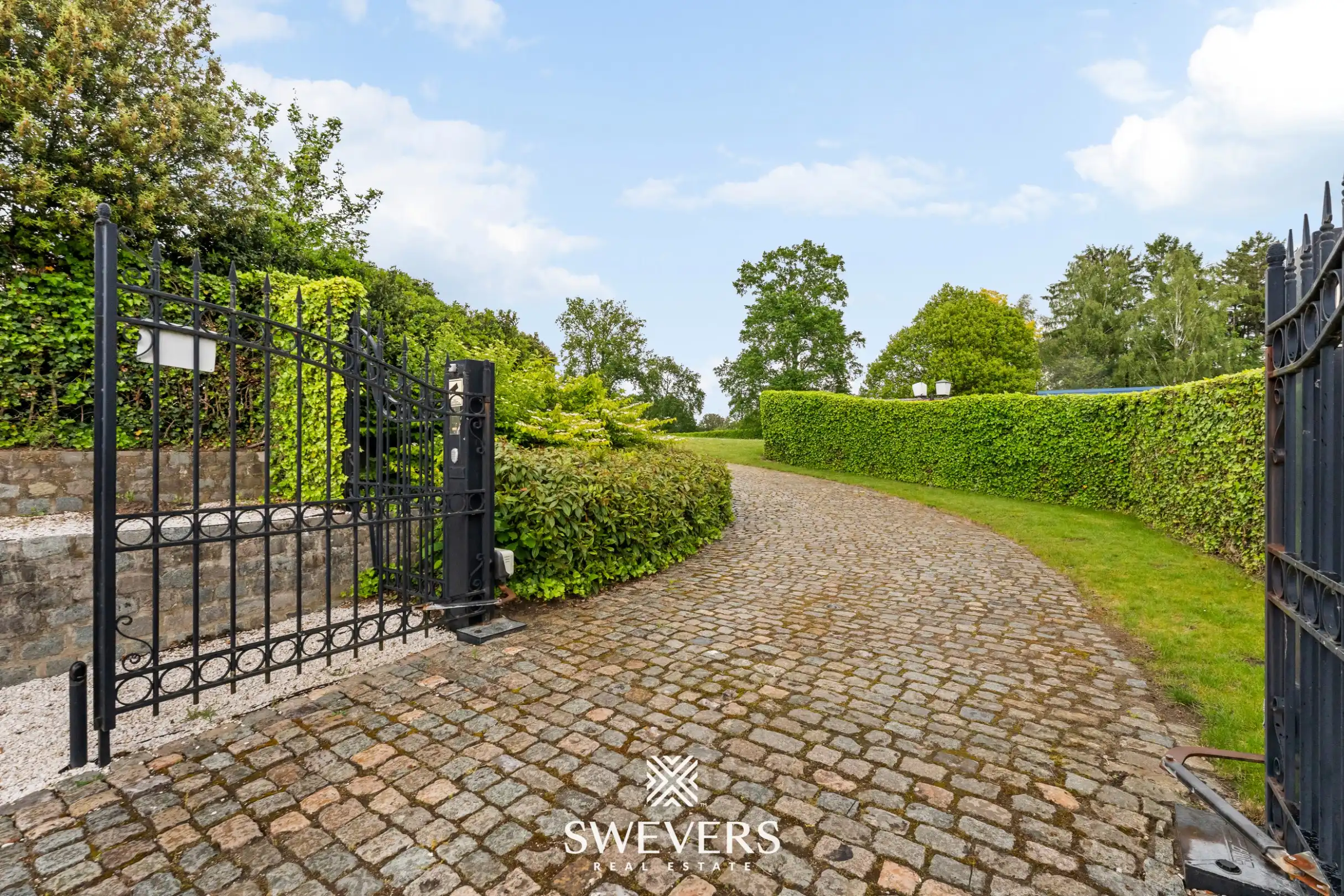Statige villa met 57a 24ca grond en eindeloos potentieel foto 3