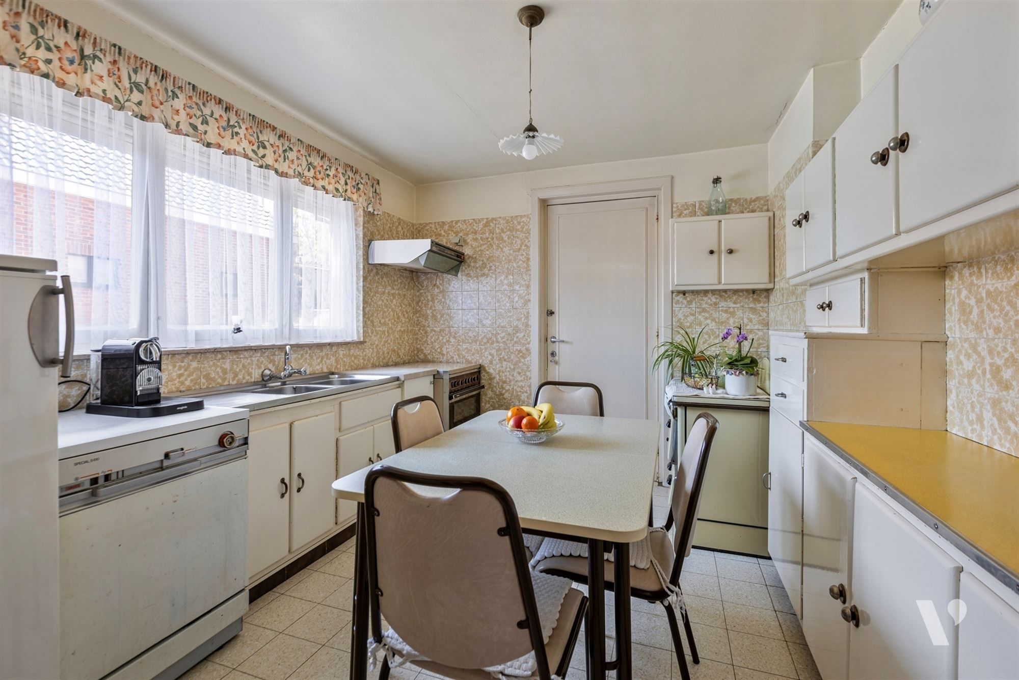 Karaktervolle woning met mooie tuin foto 13