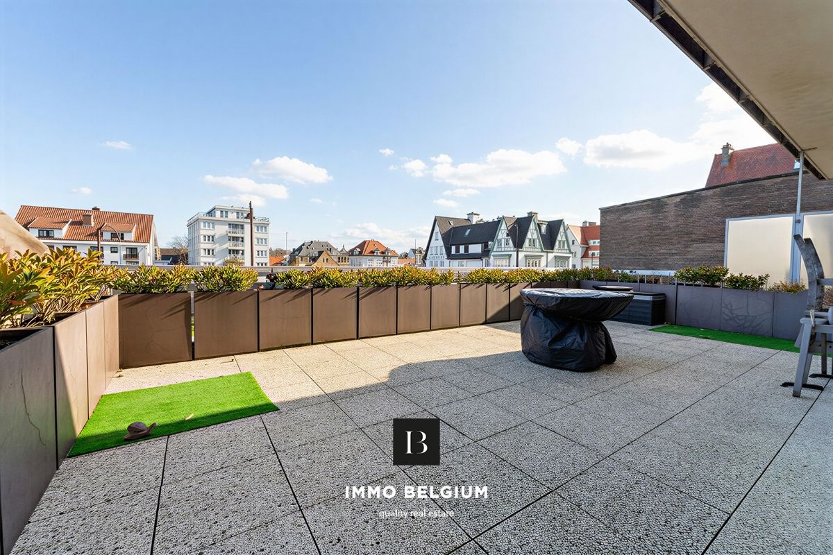 Appartement met ruim terras aan de achterkant van de dijk foto 3