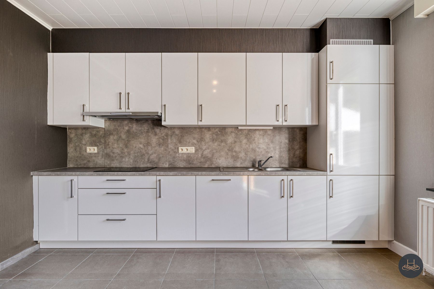 Deels gerenoveerde woning op 28a65ca met veel mogelijkheden foto 12