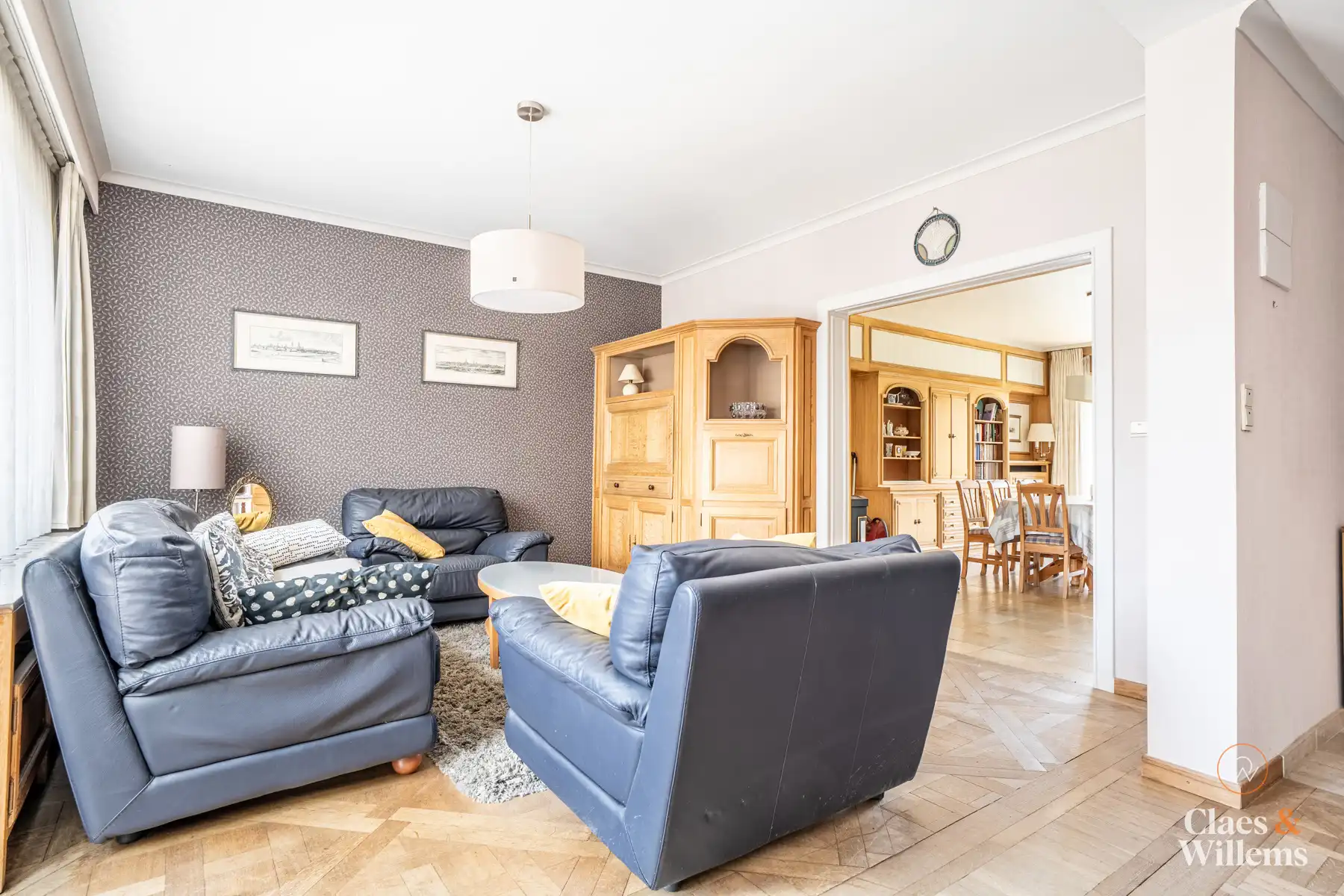 Ruime bel-etagewoning nabij centrum Halle foto 3