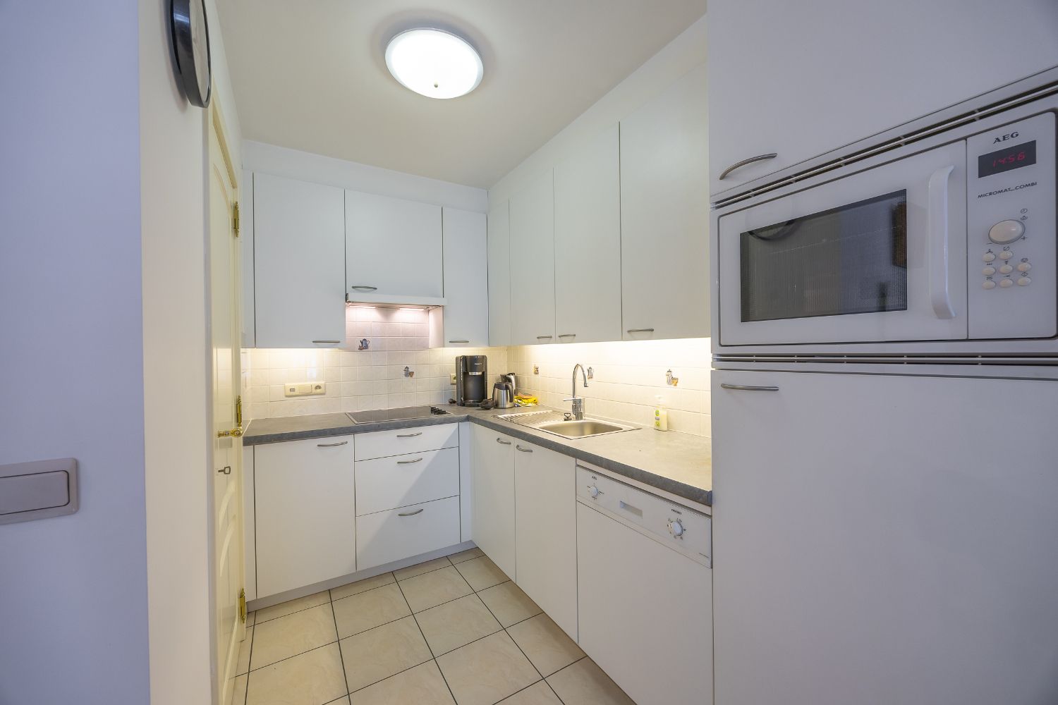 Instapklaar 2 slaapkamer appartement in het centrum foto 12