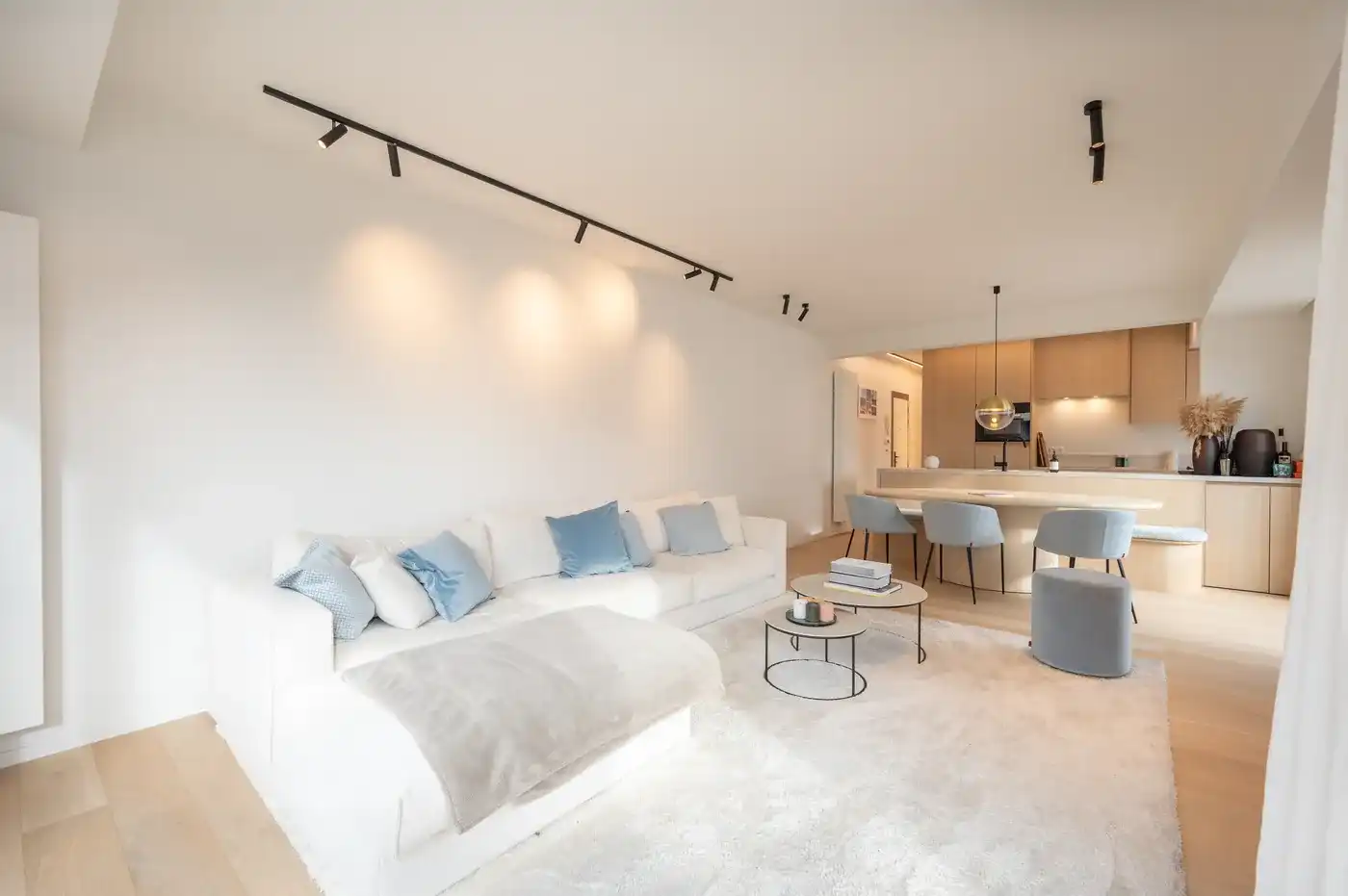 Prachtig gerenoveerd 2-slaapkamerappartement op de Lippenslaan in Knokke foto 6