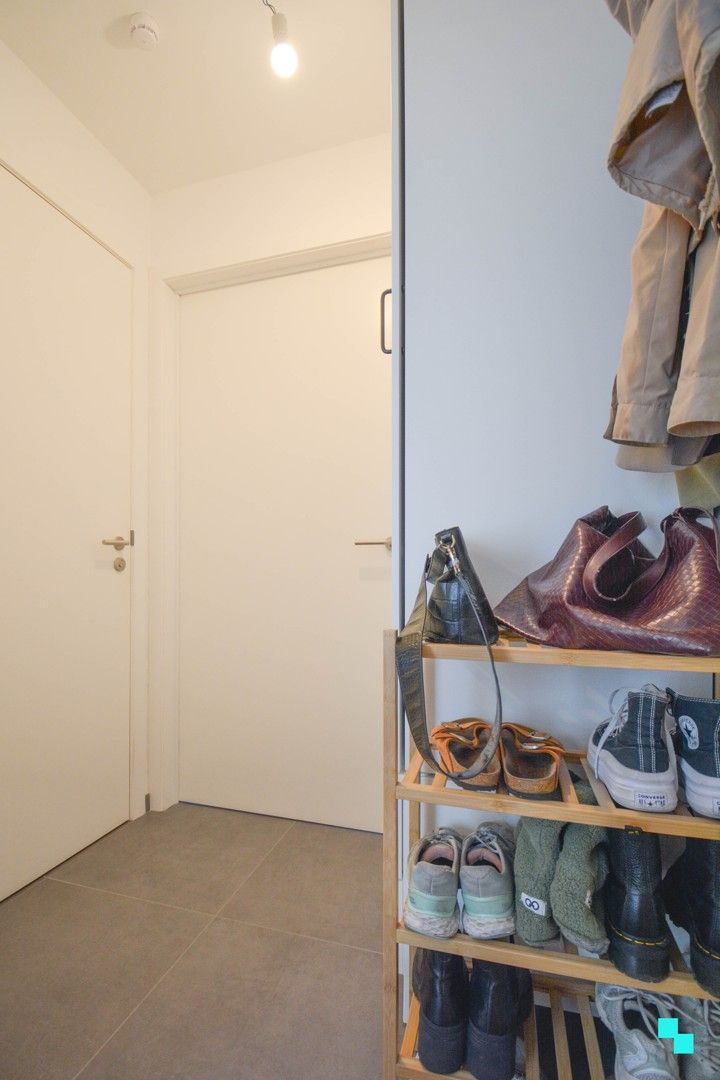 Aantrekkelijk appartement pal in het centrum van Hooglede foto 21