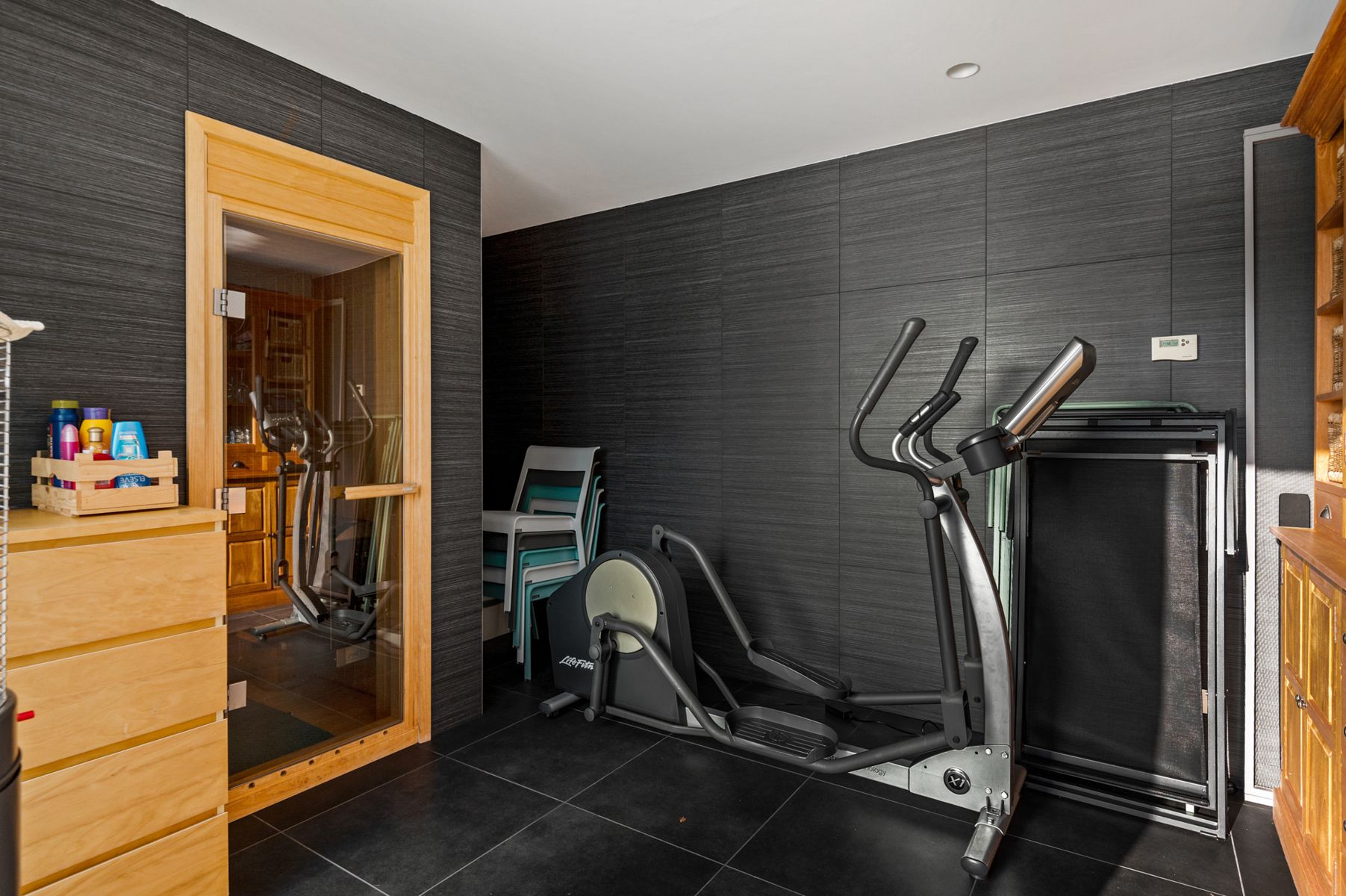 Moderne villa in een doodlopende straat vlakbij het centrum foto 26