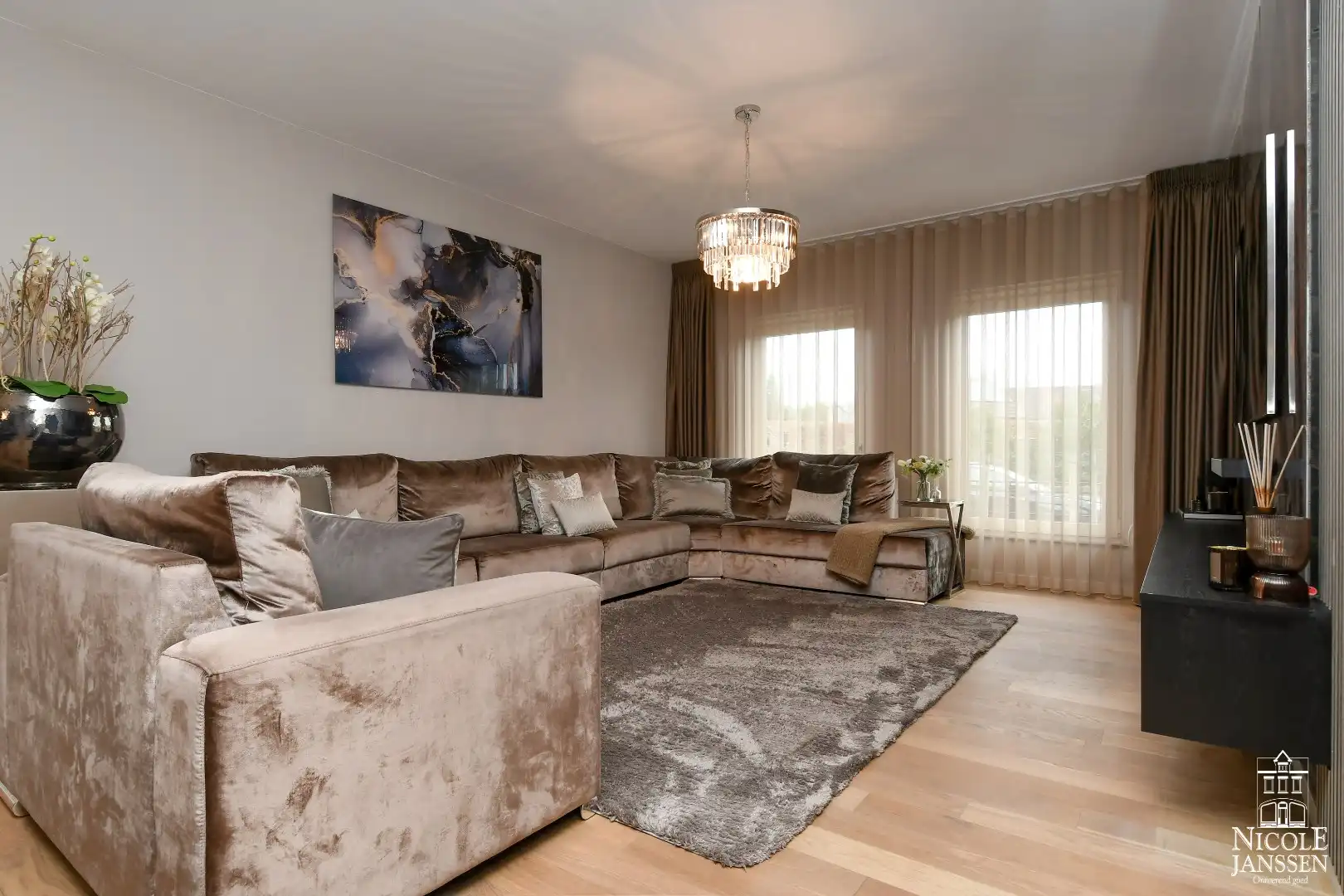 Ruime instapklare gezinswoning met tuin en grote kelder foto 4