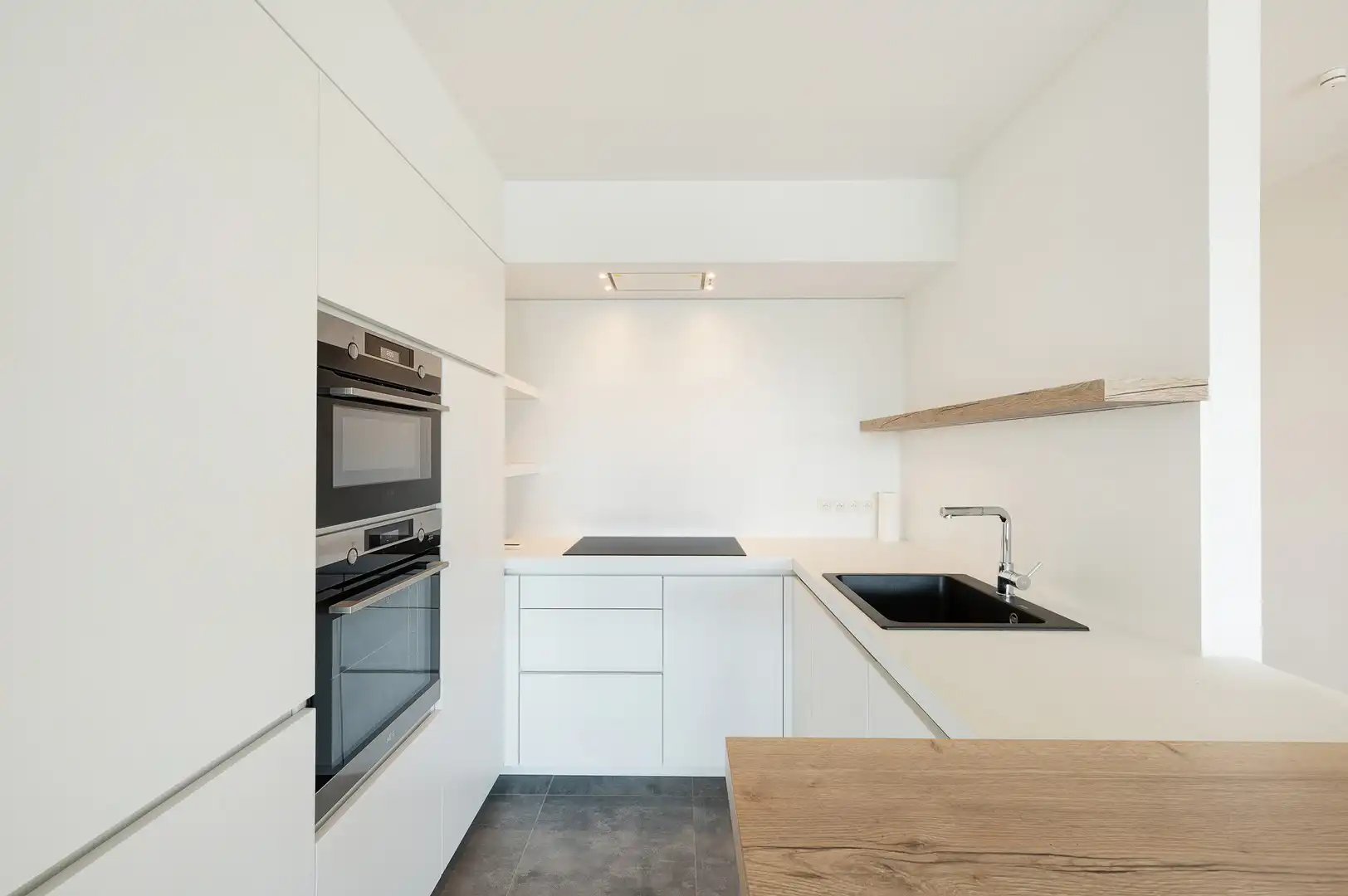 Instapklaar zuidgericht appartement met open zichten over het Zoute. foto 14