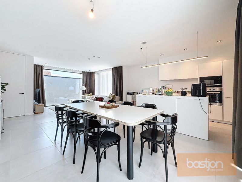 🏡 Uniek triplex appartement te huur in hartje Kortrijk! foto 4