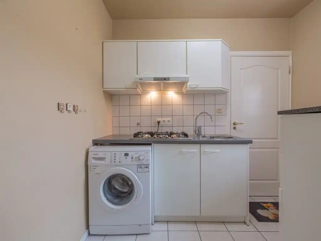 Zeer goed onderhouden vrijstaande woning met veranda en carport foto 21
