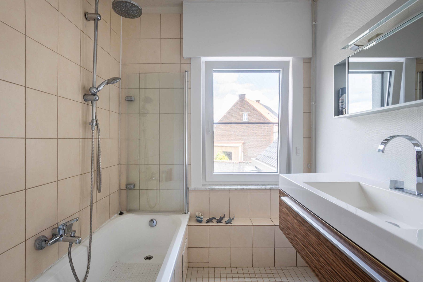 Instapklare woning met tuin, terras en ruimte voor hobby of praktijk foto 17