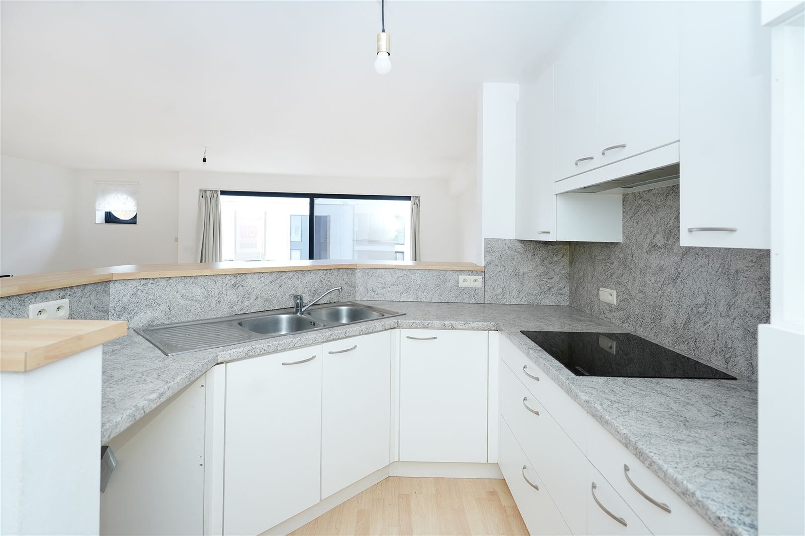 Centraal gelegen appartement met 2 slpks. foto 6