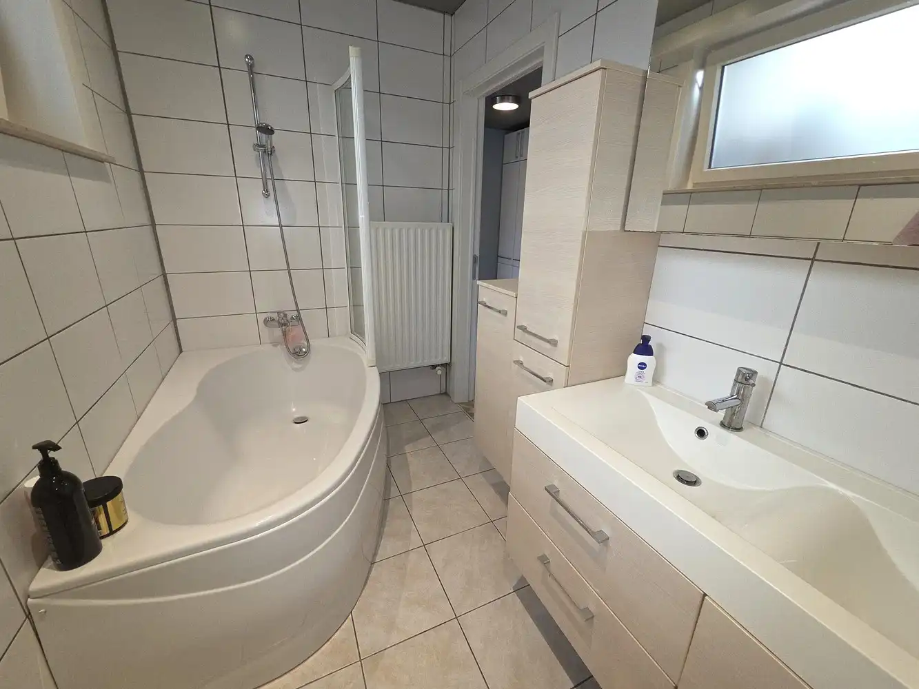 Zeer rustig gelegen laagbouwwoning, 3 slaapkamers, instapklaar op een perceel van 790m² foto 15