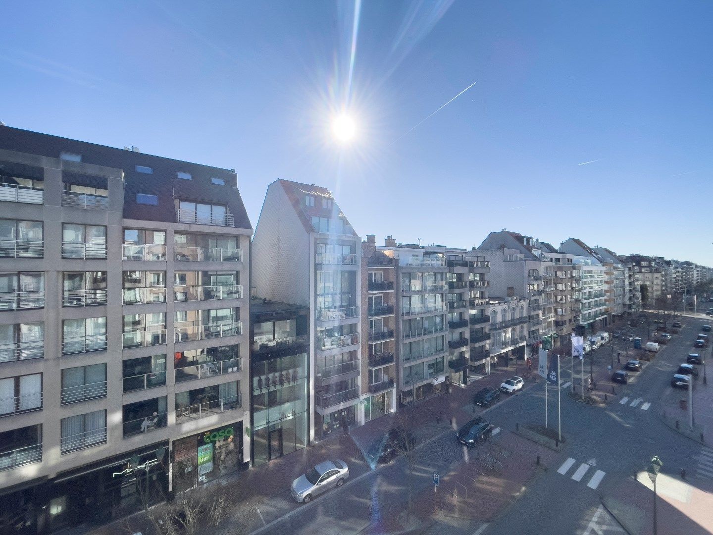 Aangenaam en perfect onderhouden appartement, gelegen in de Lippenslaan, vlakbij de zeedijk. foto 7