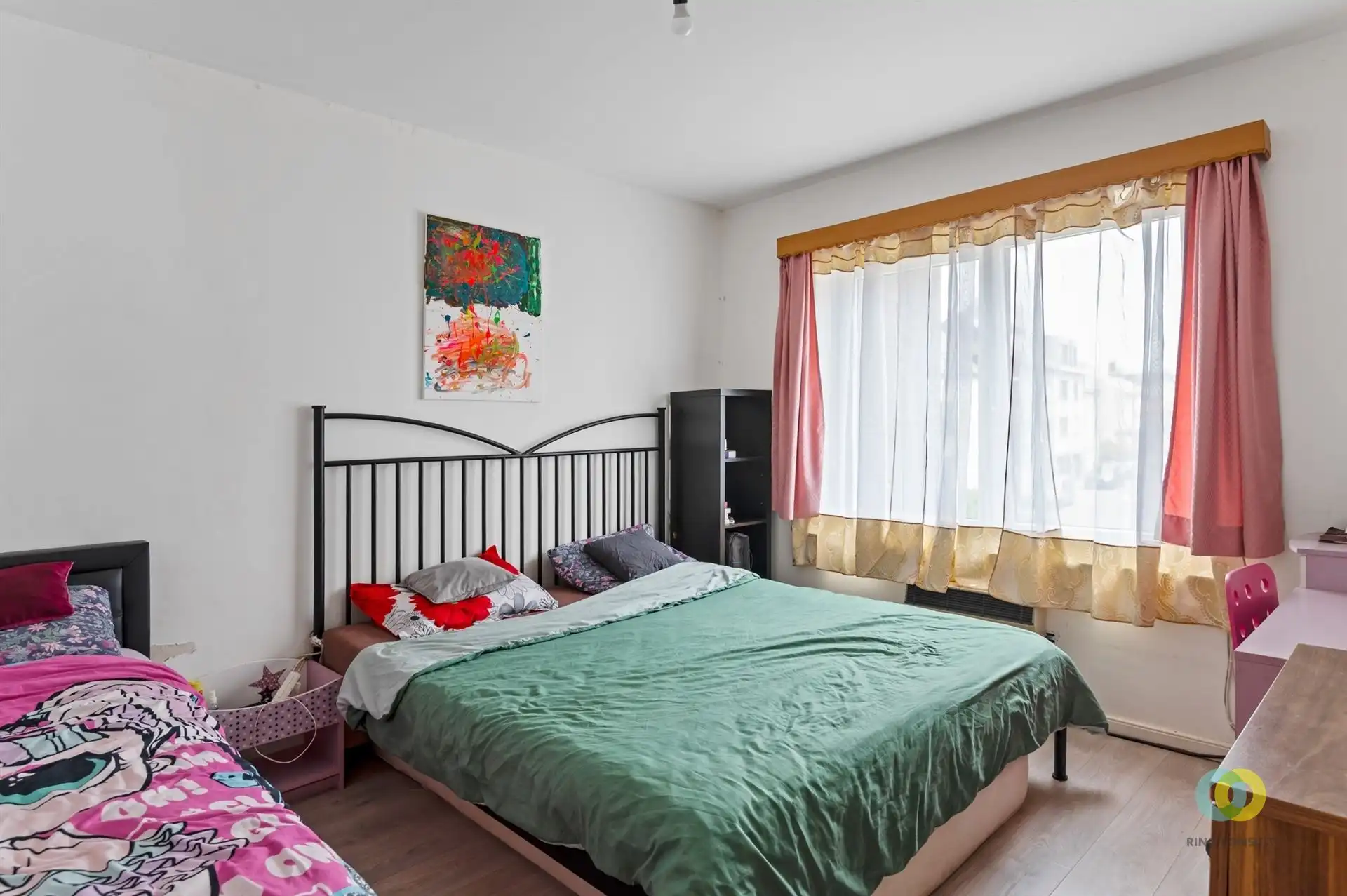 appartementsgebouw met garages foto 7