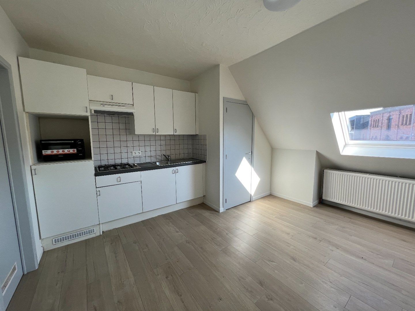 GEZELLIG APPARTEMENT MET 1 SLAAPKAMER IN CENTRUM IEPER foto 3