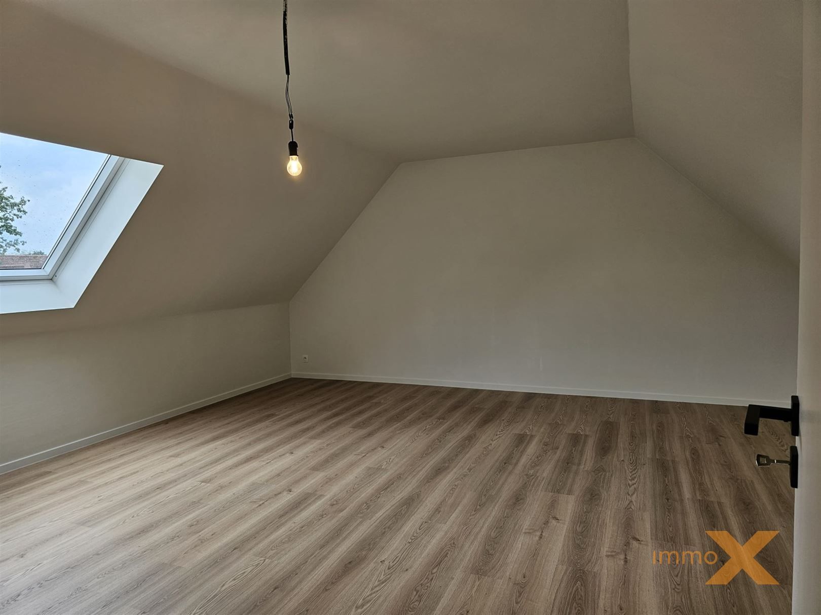 PRACHTIG AFGEWERKTE NIEUWBOUWWONING foto 28