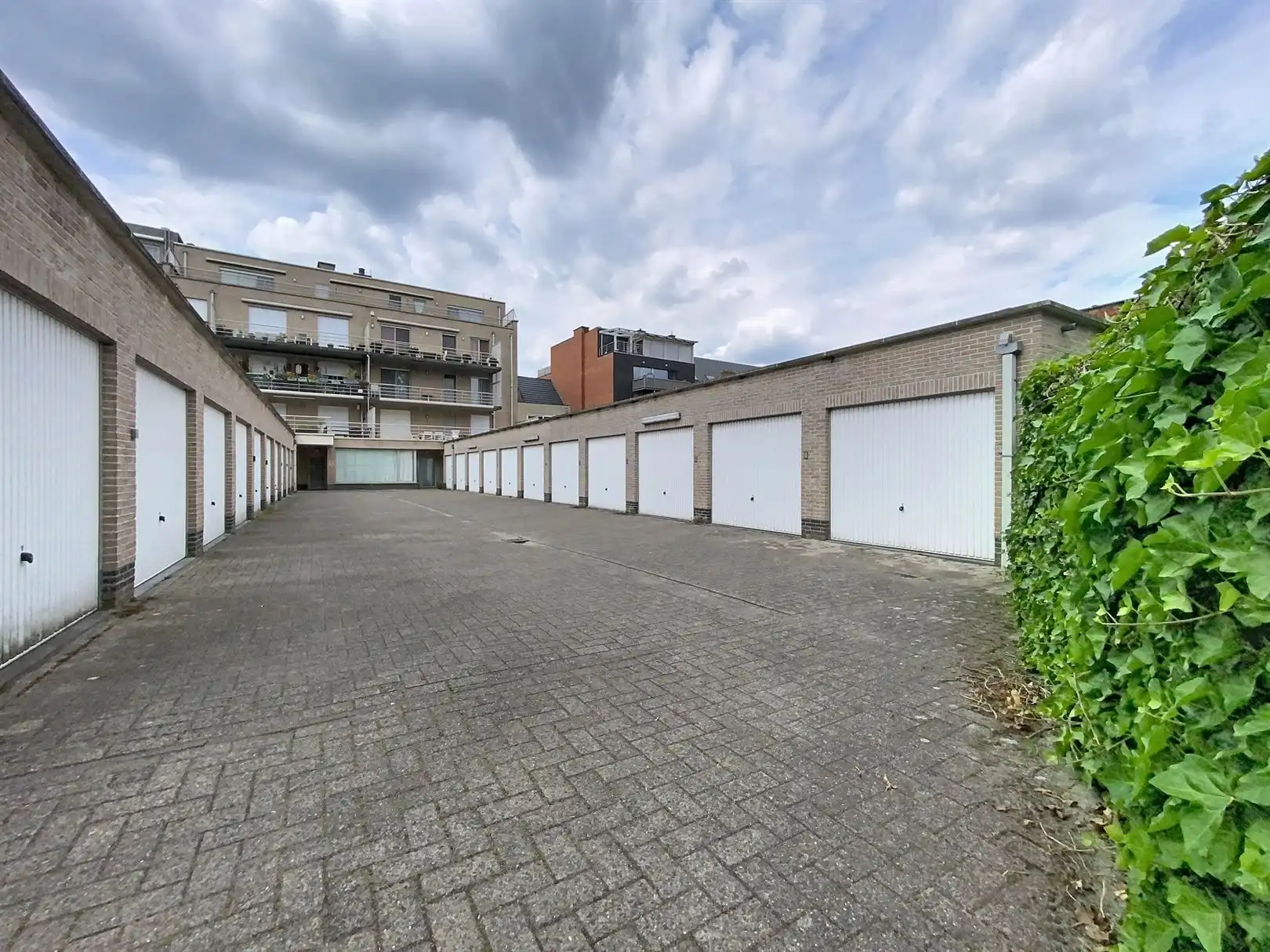 Gelijkvloersappartement met gezellige tuin en P foto 14