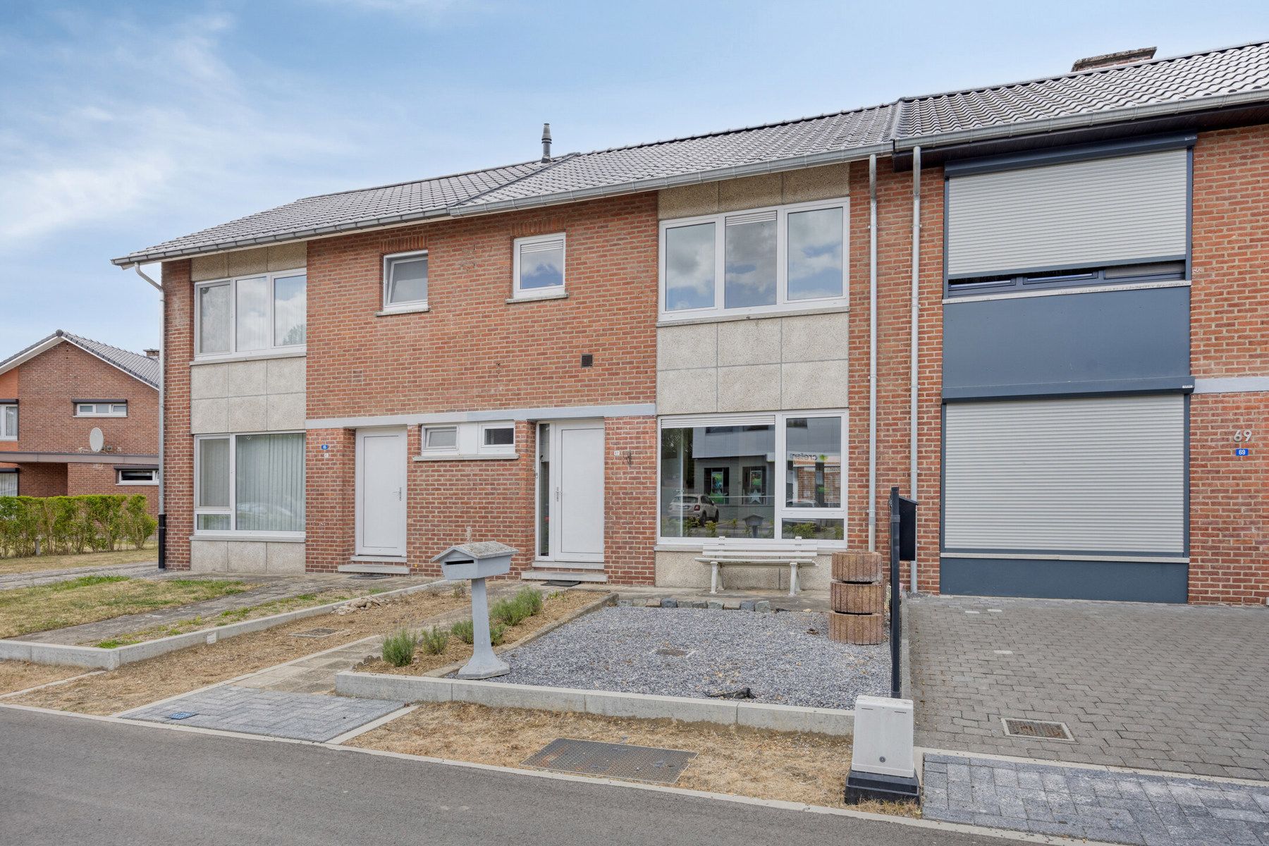 Gezinswoning met potentieel in rustige buurt van Maasmechelen foto 3