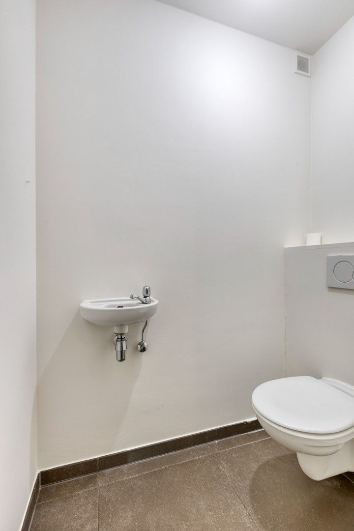 Te koop: lichtrijk appartement in hartje Genk foto 6