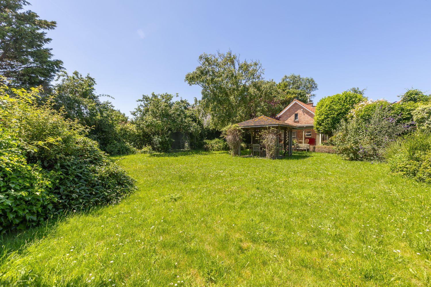 Unieke kans: te renoveren woning te Middelkerke met veel potentieel foto 19