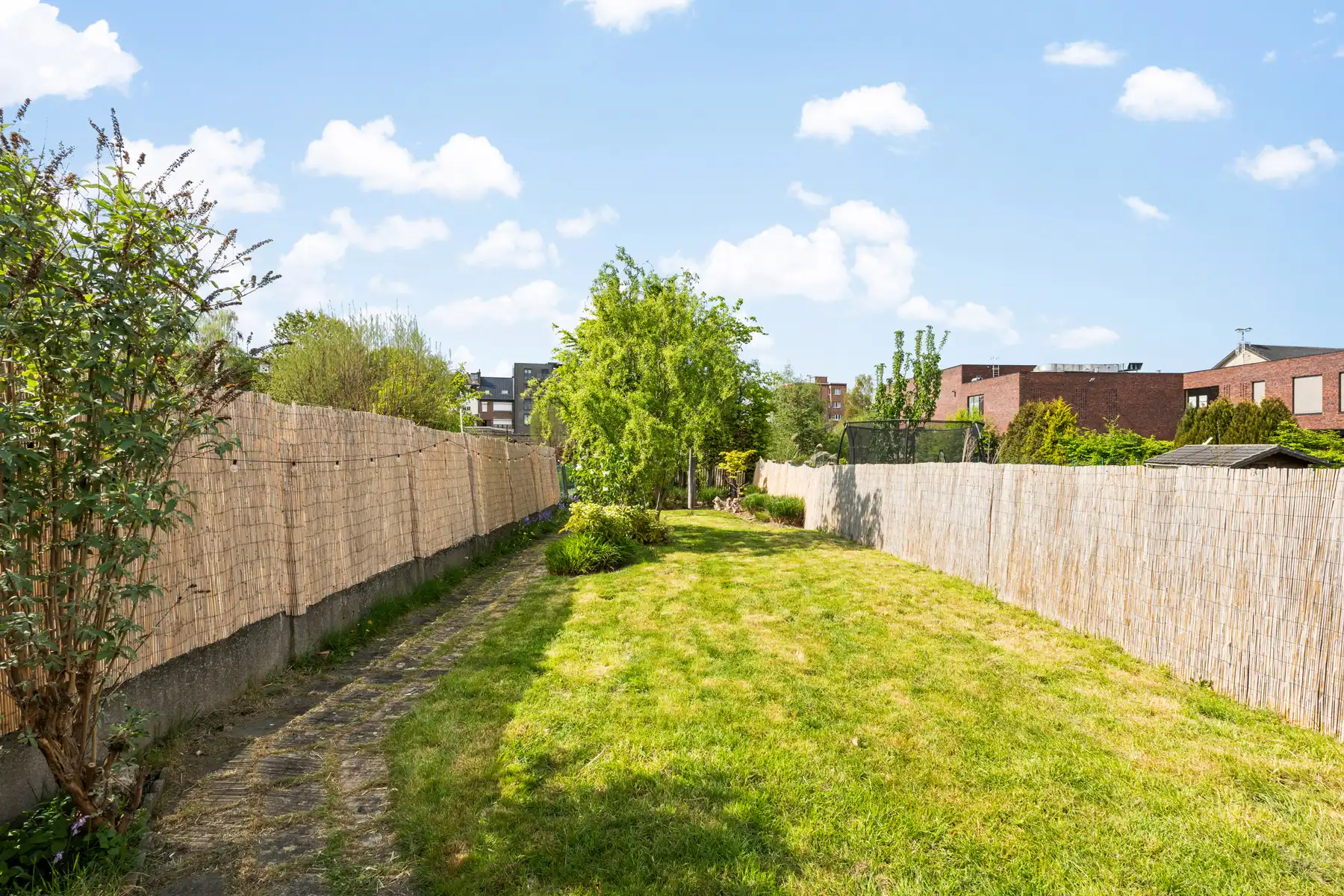 Instapklare gezinswoning met 5 slaapkamers en tuin foto 13