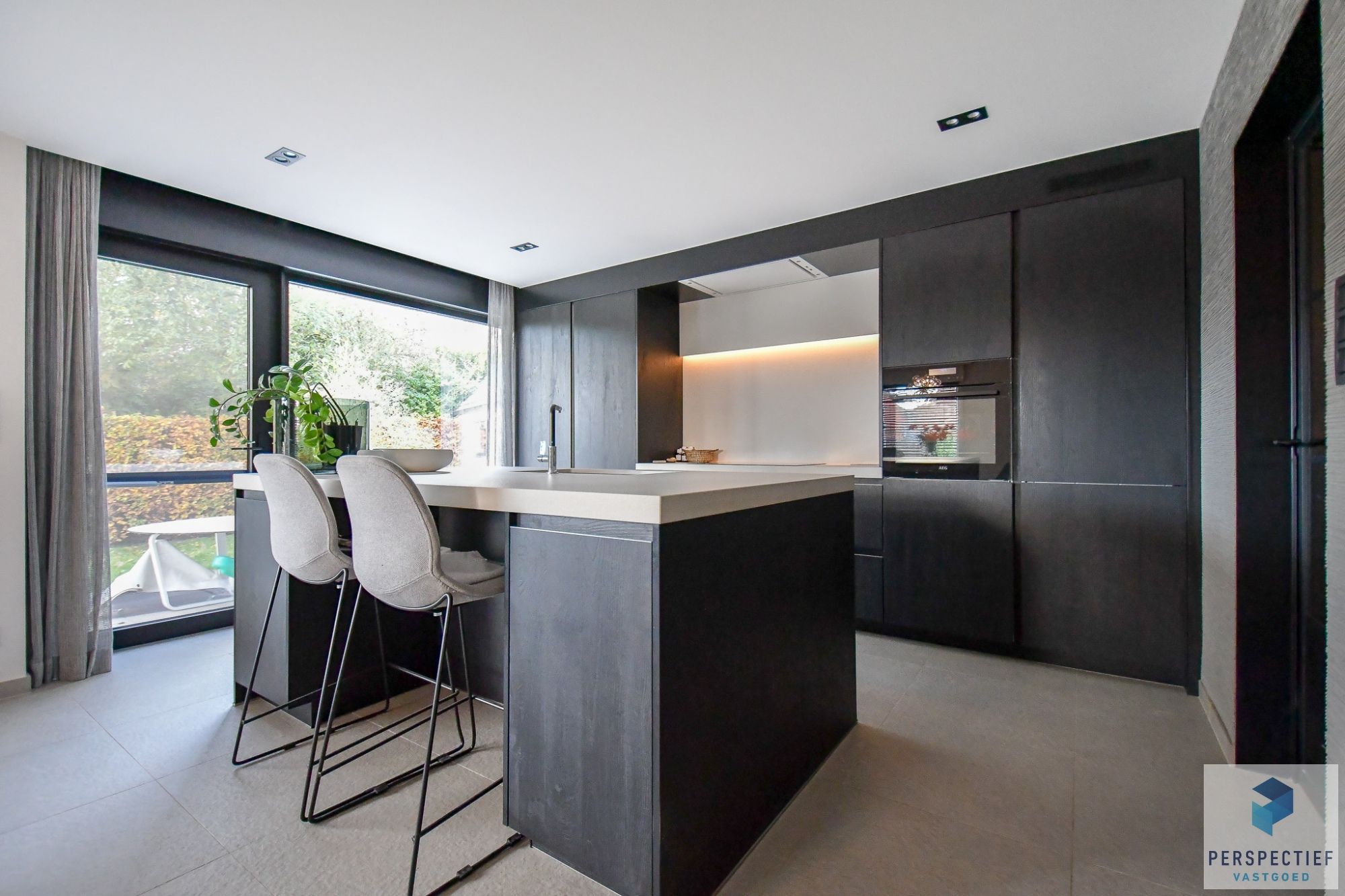 Stijlvol wonen met praktijkmogelijkheden in een groene omgeving tussen Oedelem en Brugge foto 8