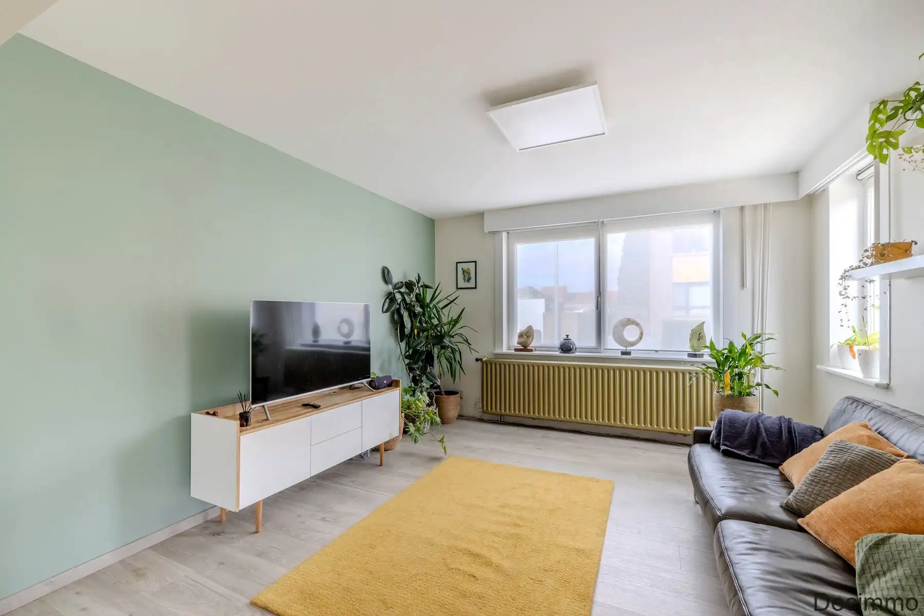 Deels gerenoveerde woning met 3 slpks en ruime zolder op ca. 470 m² grond. foto 7