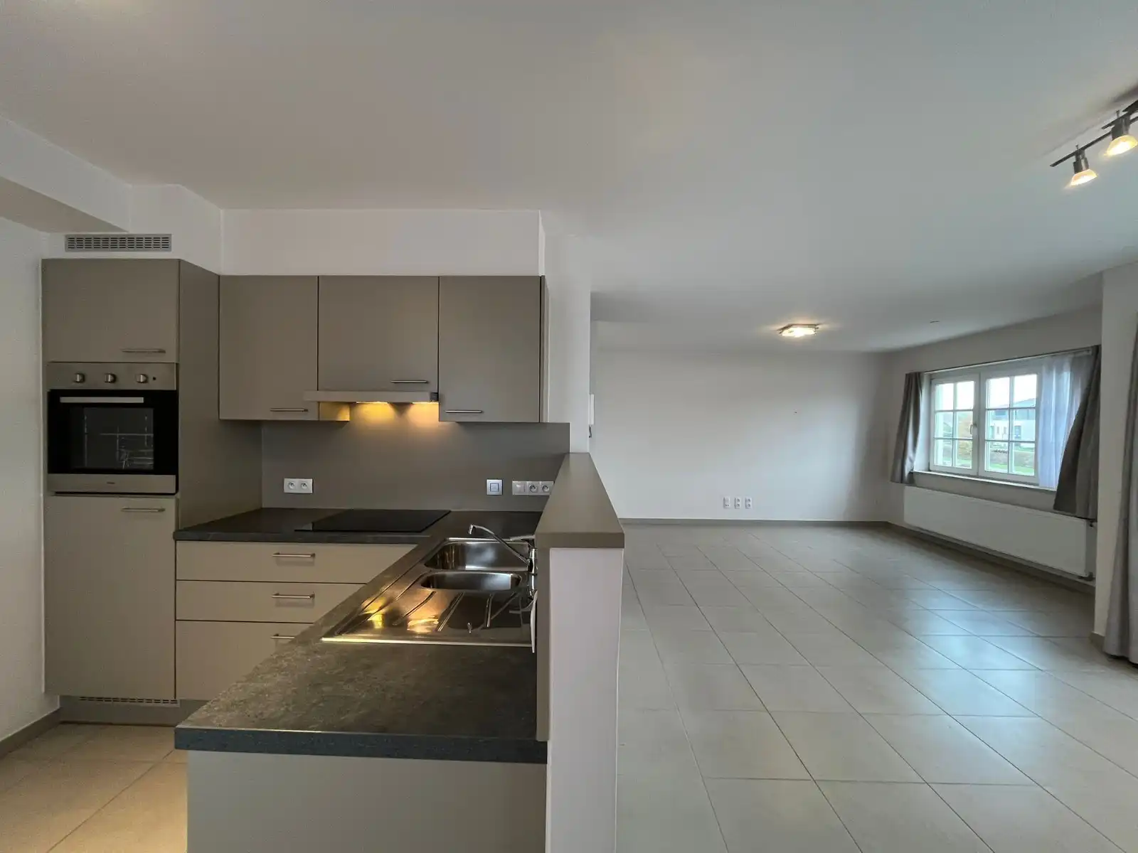 Te huur - 2 slaapkamersappartment foto 5