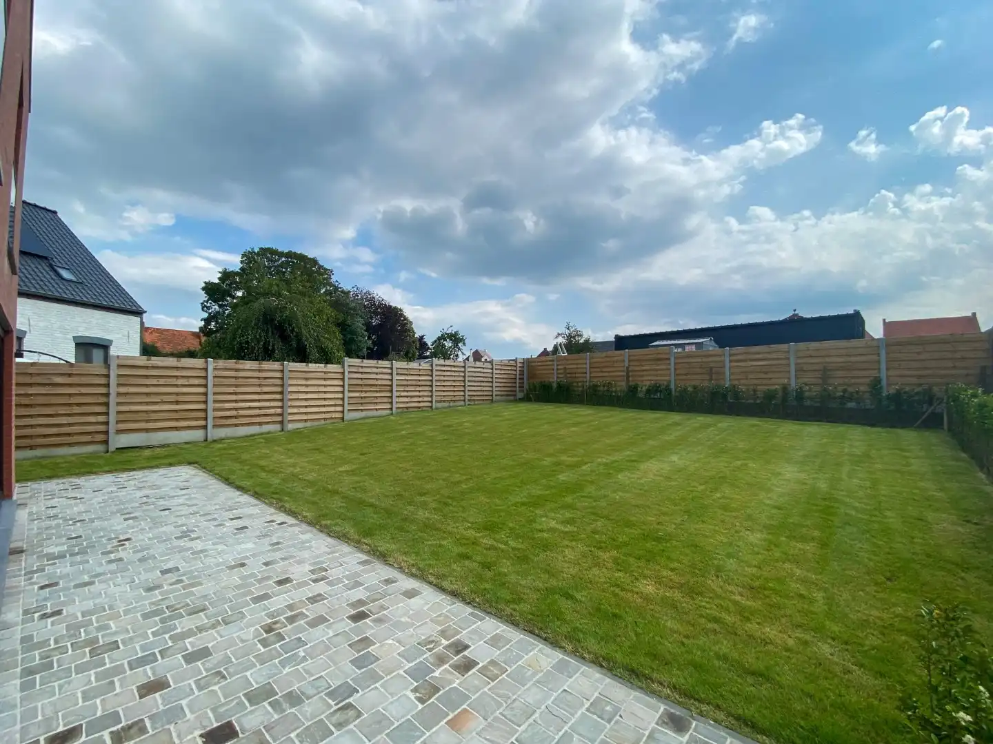 Recente woning met 3 slaapkamers, ruime oprit en tuin foto 21