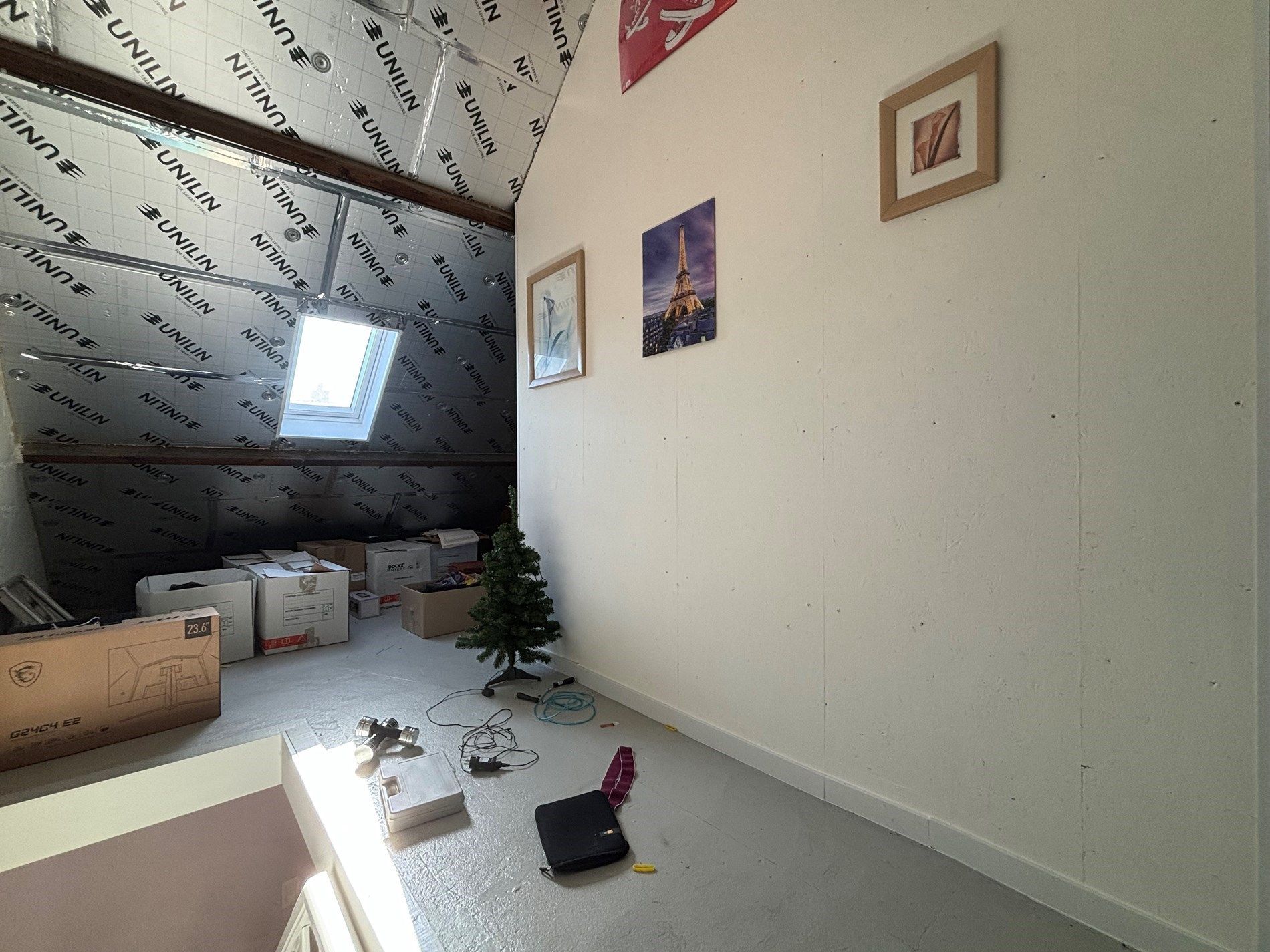 Grote halfopen woonst met garage  foto 20