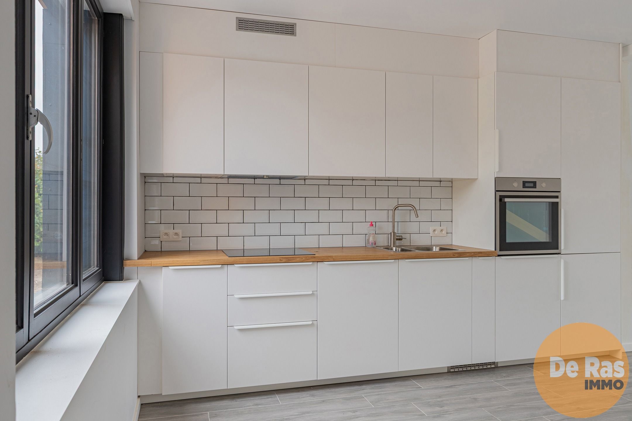 HILLEGEM – Mooi gerenoveerde woning met aangename tuin foto 10