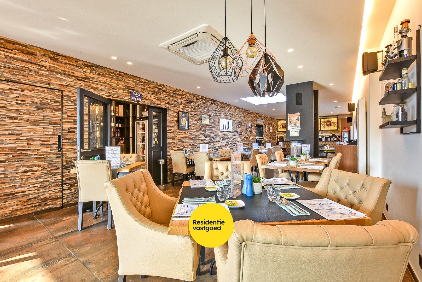 Restaurant 'De Haven' volledig gebouw met mogelijheden vlakbij de kaai gelegen op 313 m². foto 4