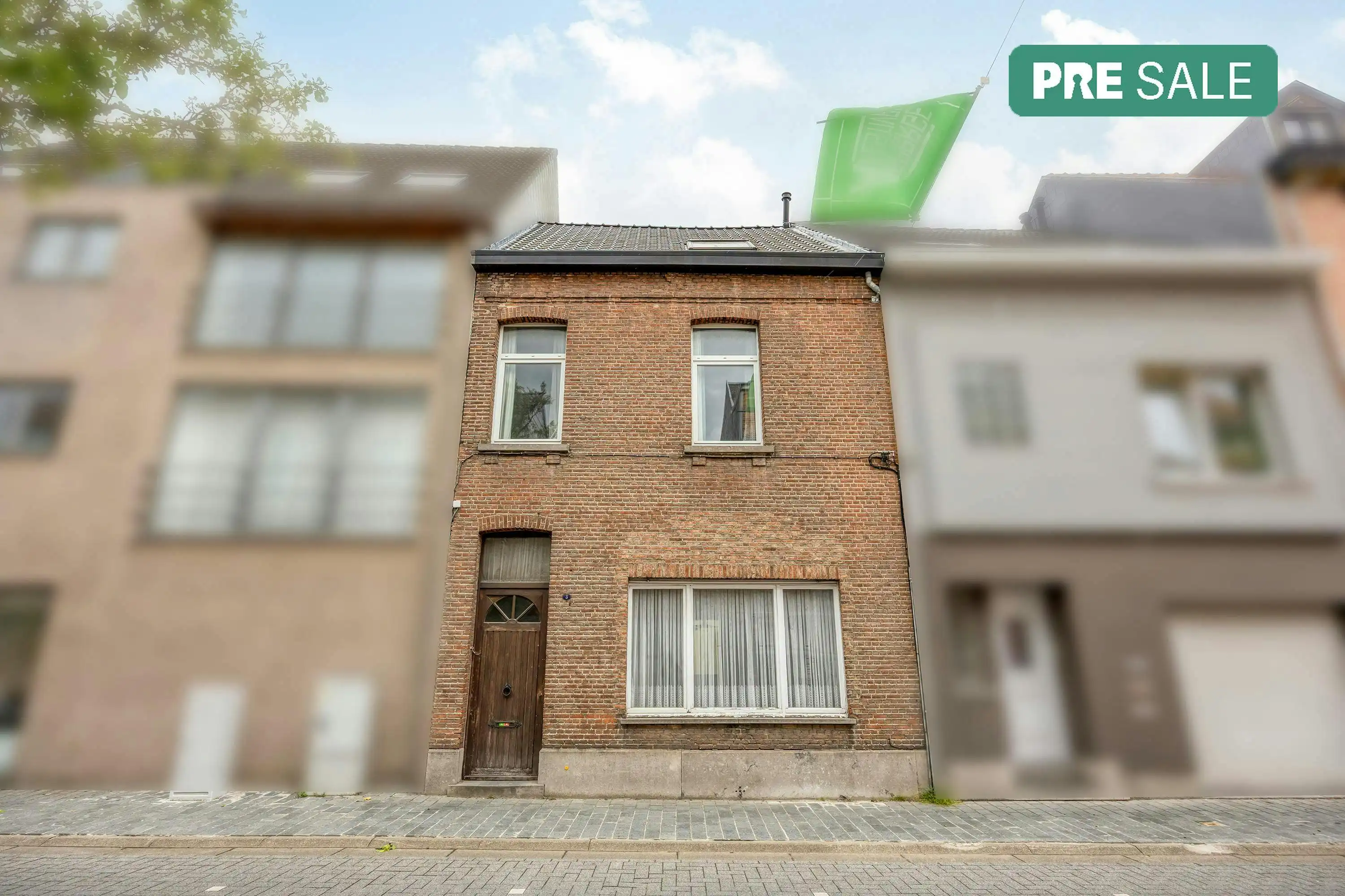 Hoofdfoto van de publicatie: Te renoveren gezinswoning met tuin te koop in centrum Puurs