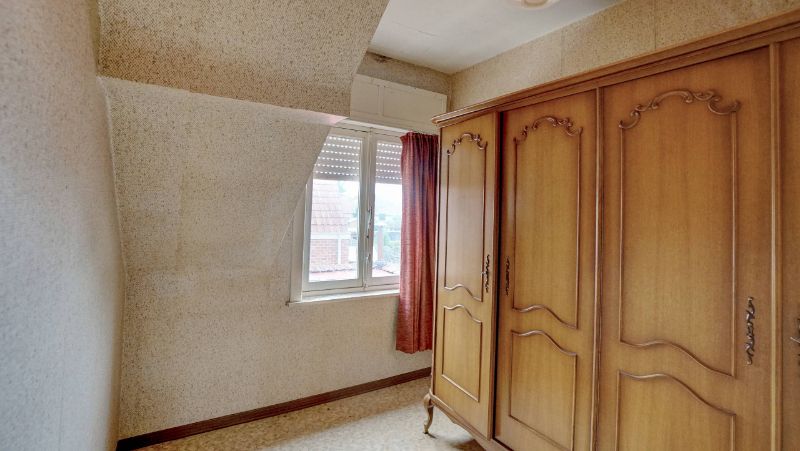 Perceel bouwgrond met af te breken gebouwen foto 13