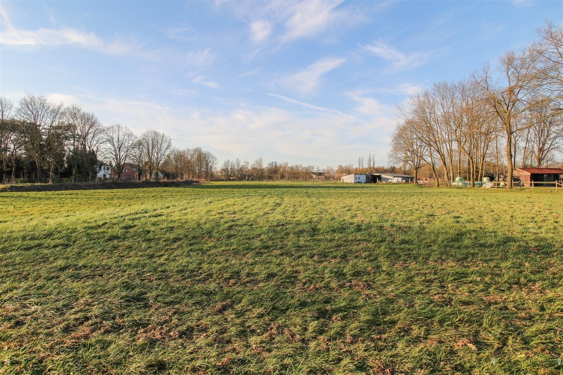 Open bebouwing op perceel van 8099 m² foto 4