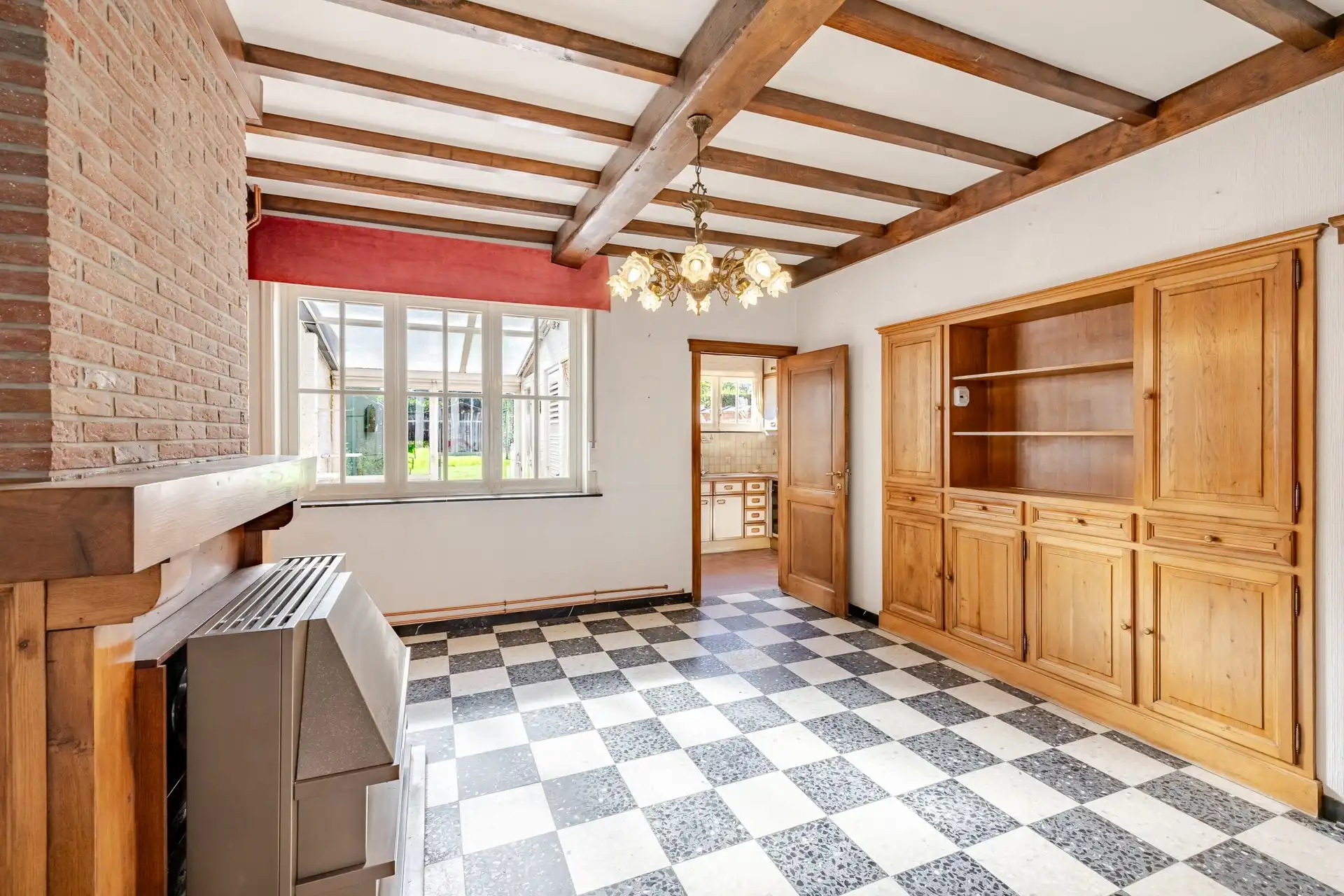 Te renoveren woning met 3 slks en zuidgerichte tuin foto 9