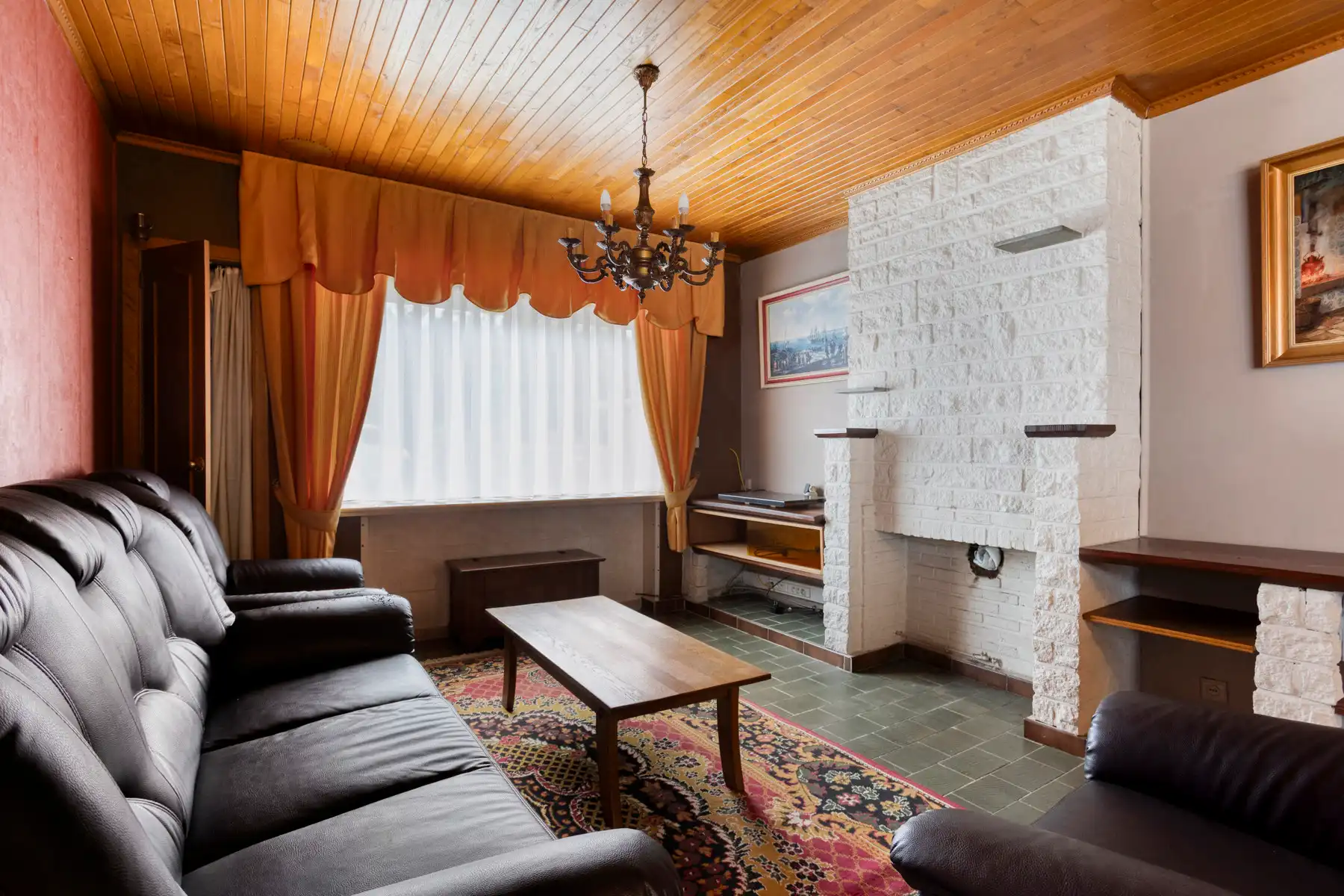Te renoveren karaktervolle woning met tal van mogelijkheden foto 2