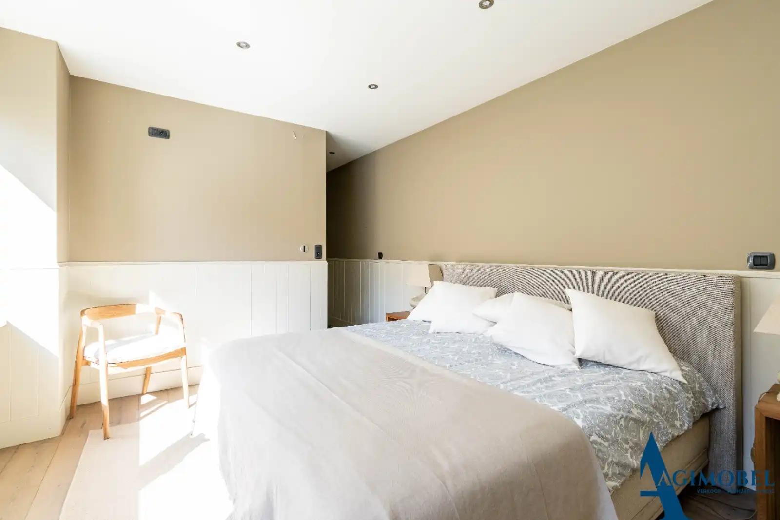 Beleef een vakantie aan zee met landelijke charme  in dit ruim appartement met terras/koer en 3 grote slaapkamers, 200m van het strand. foto 9