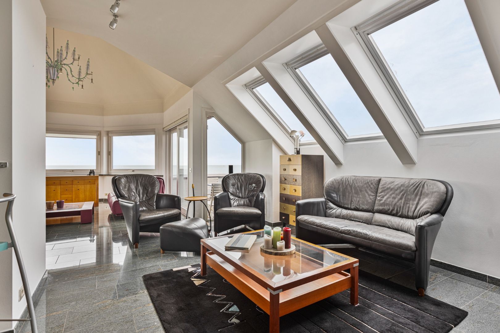 Exclusieve penthouse  met panoramisch zeezicht op een topligging te Oostduinkerke (Saint-Andre) foto 3