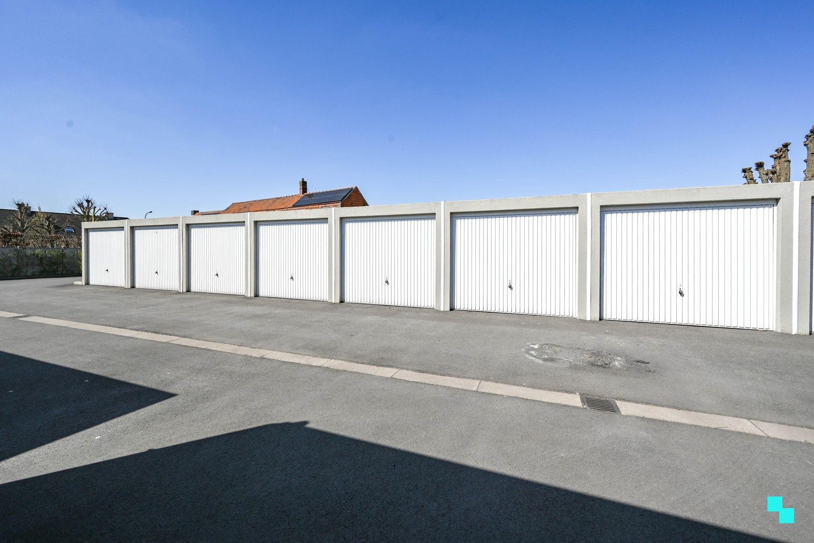 Strategisch gelegen, afgesloten garagebox in Beveren-Leie foto 7