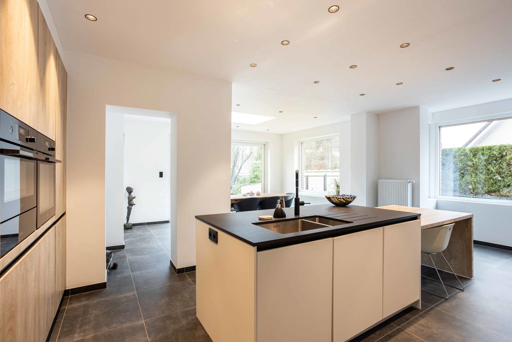 Kwalitatief gerenoveerde driegevelwoning met tuin foto 12