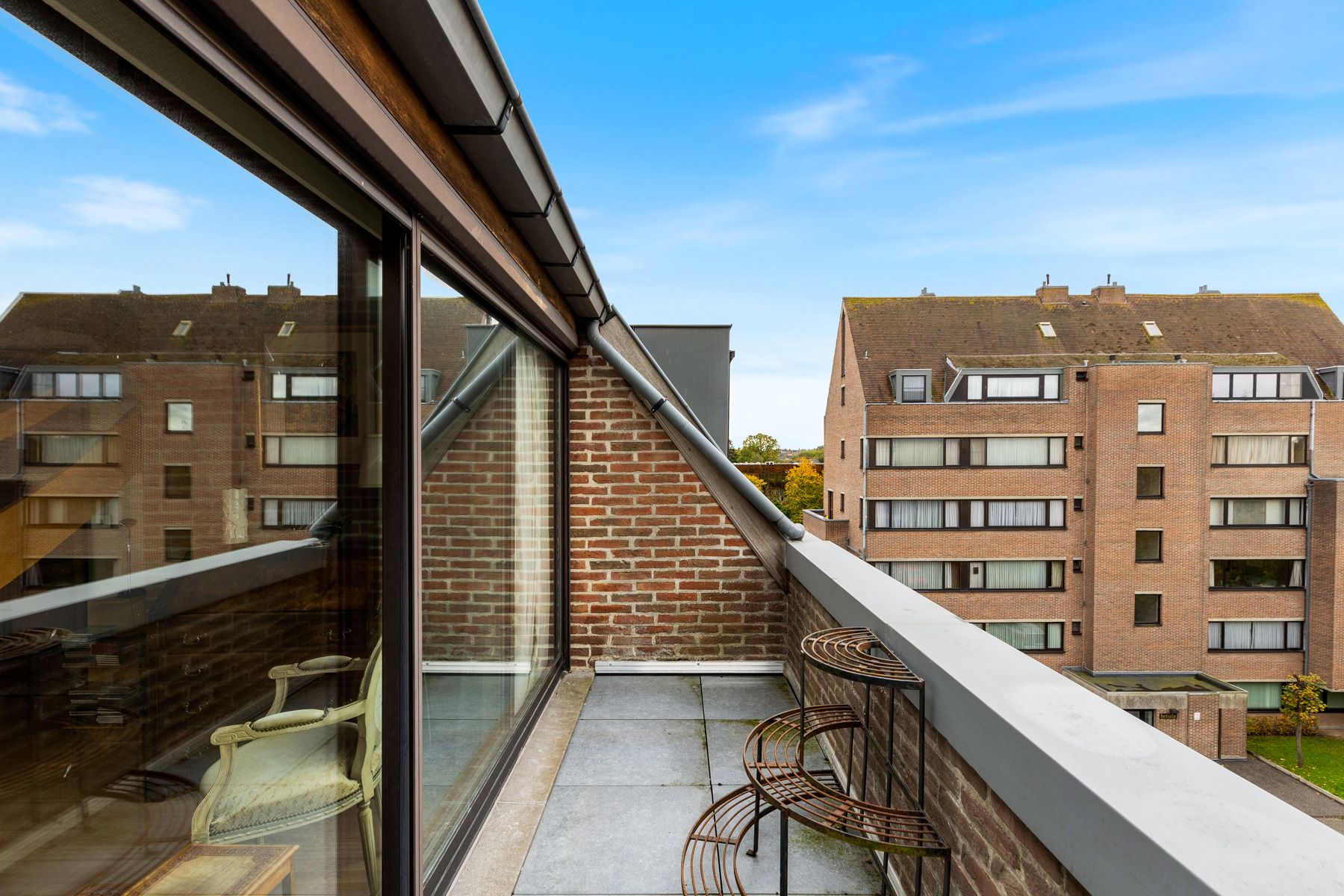 Ruime 3 slpk. duplex met waterzicht nabij centrum Brugge foto 3