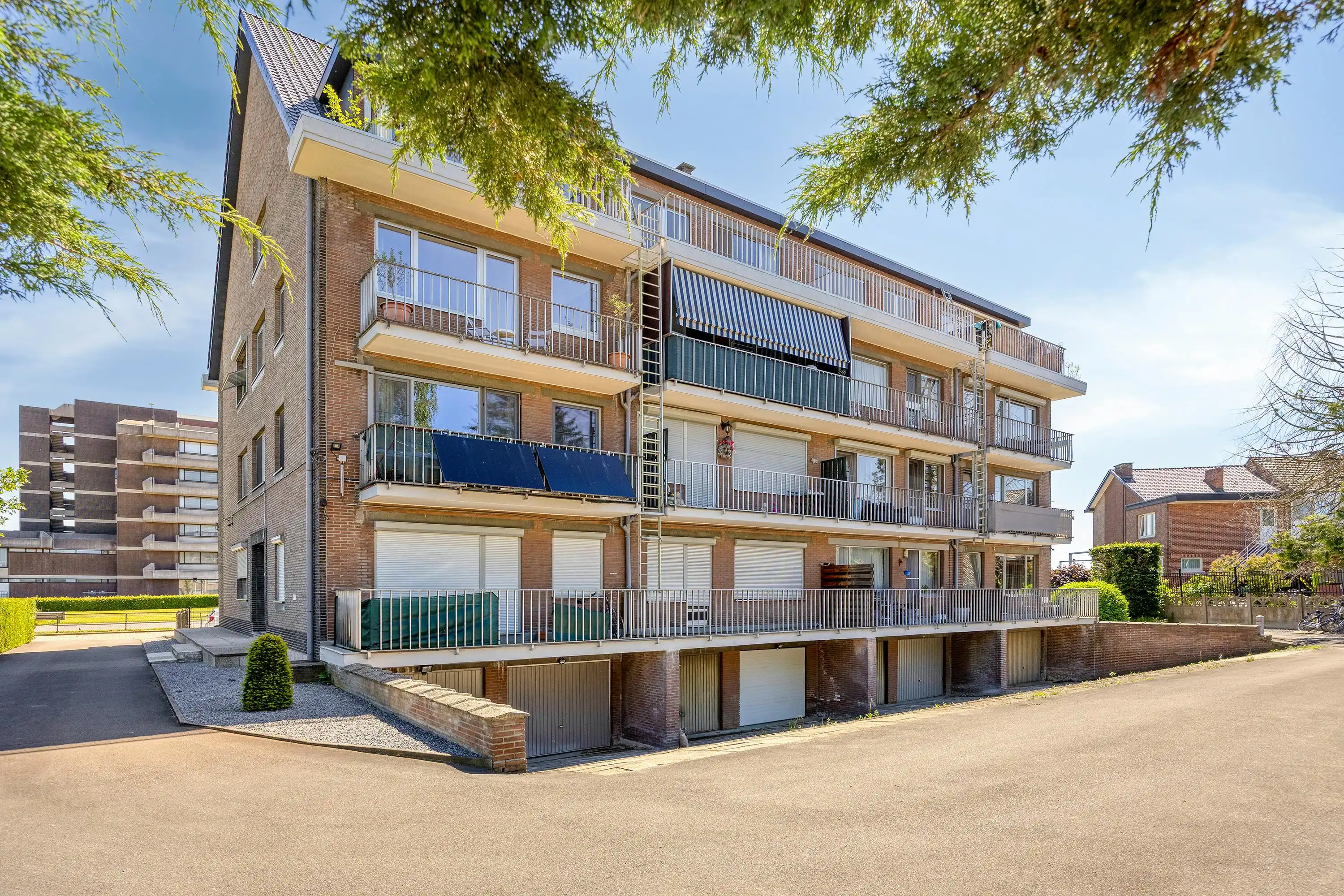 Instapklaar appartement met garagebox op toplocatie in Hasselt foto 13