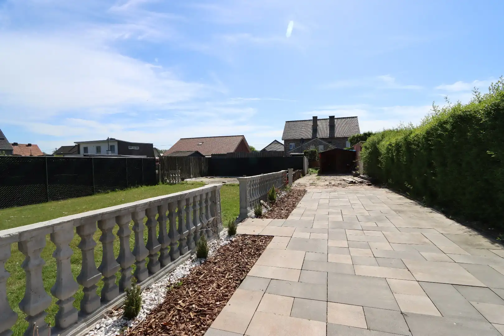 Ruime gezinswoning met bouwgrond foto 19