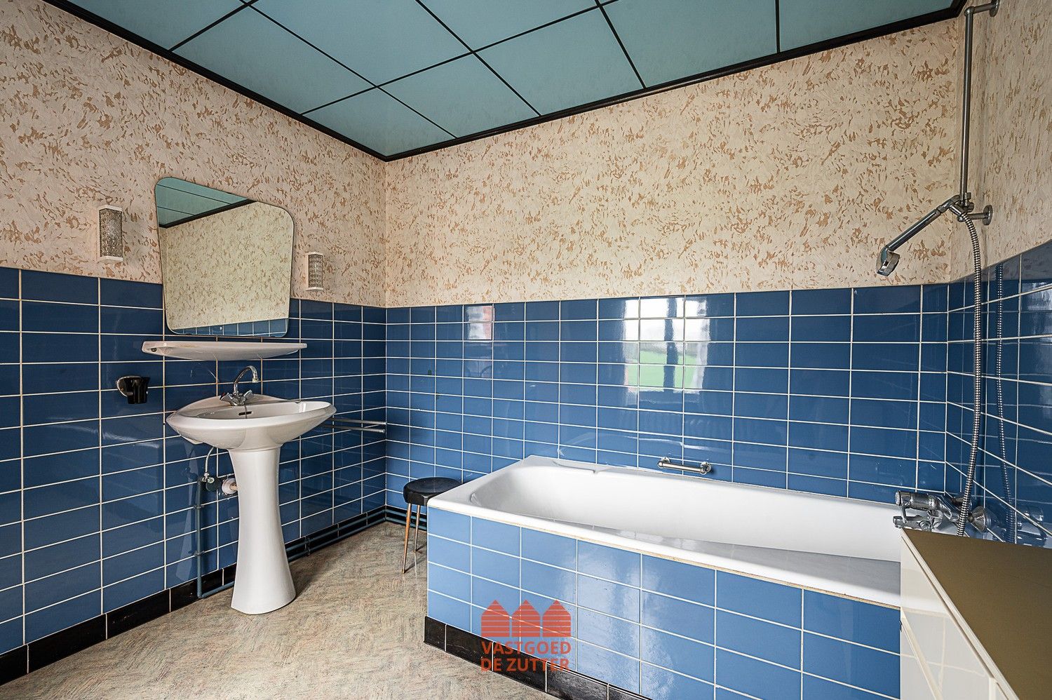 Te renoveren woning met loods foto 17